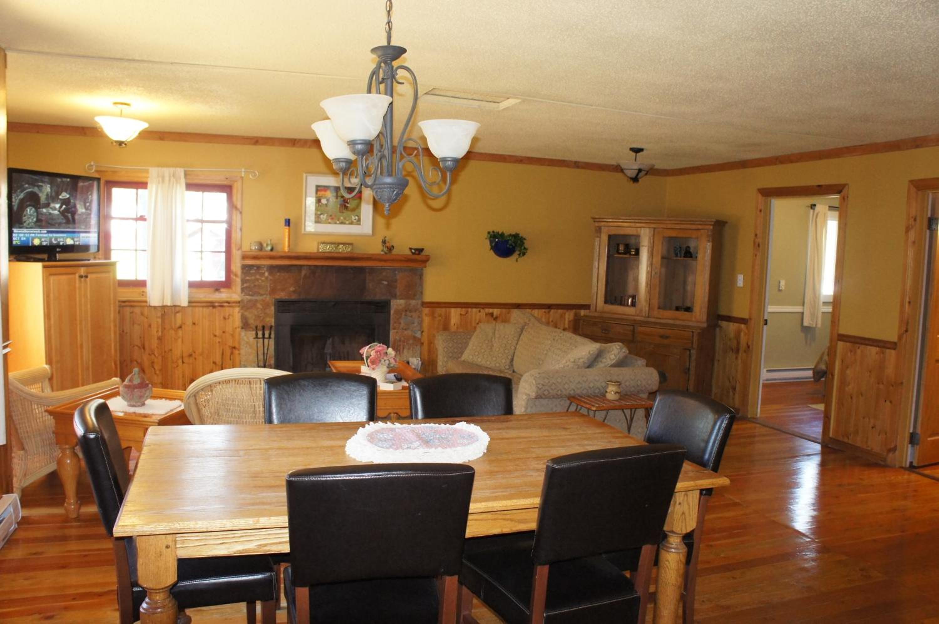 Three-Bedroom Cottage photo 2