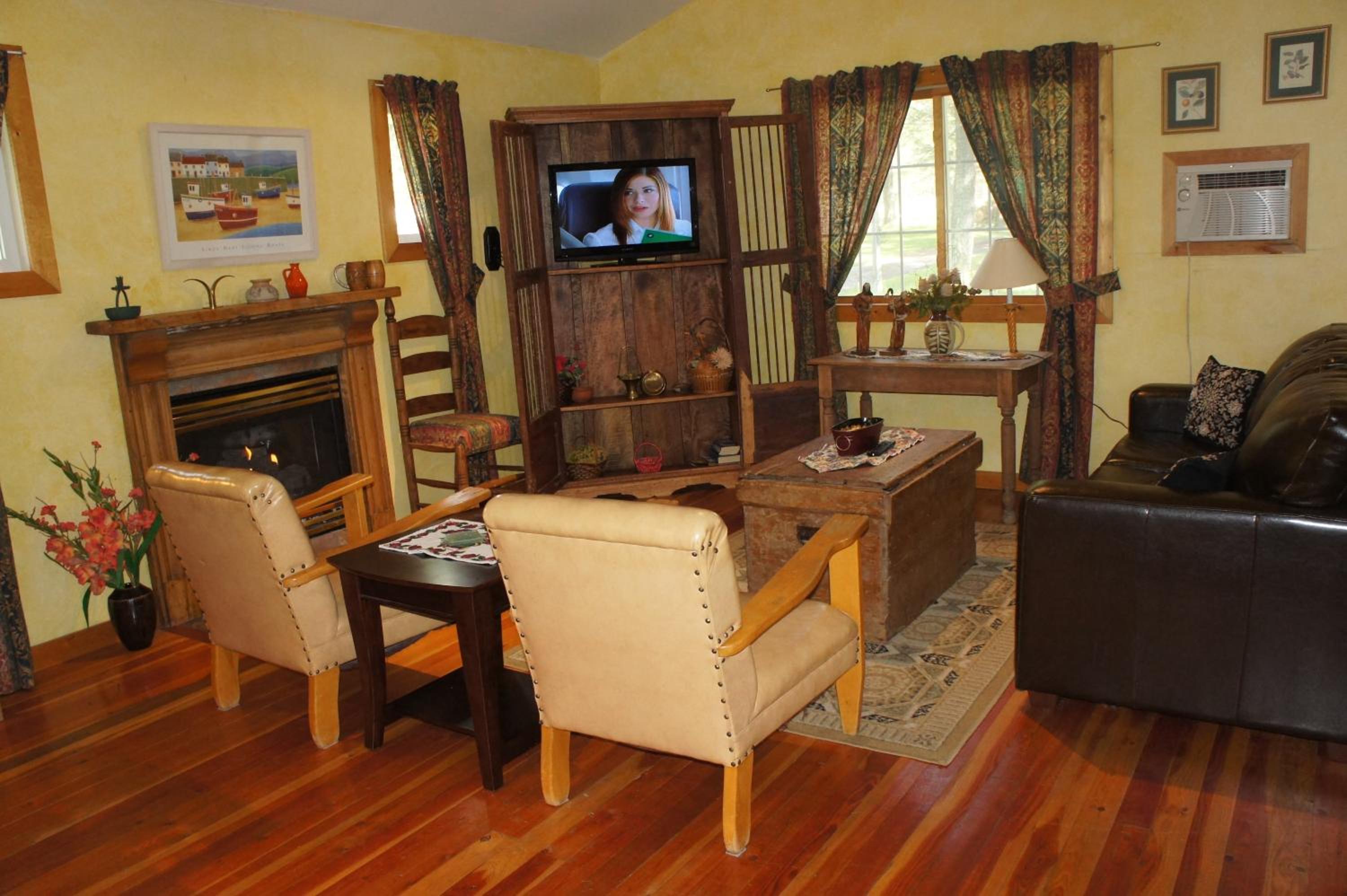 Two-Bedroom Cottage photo 1