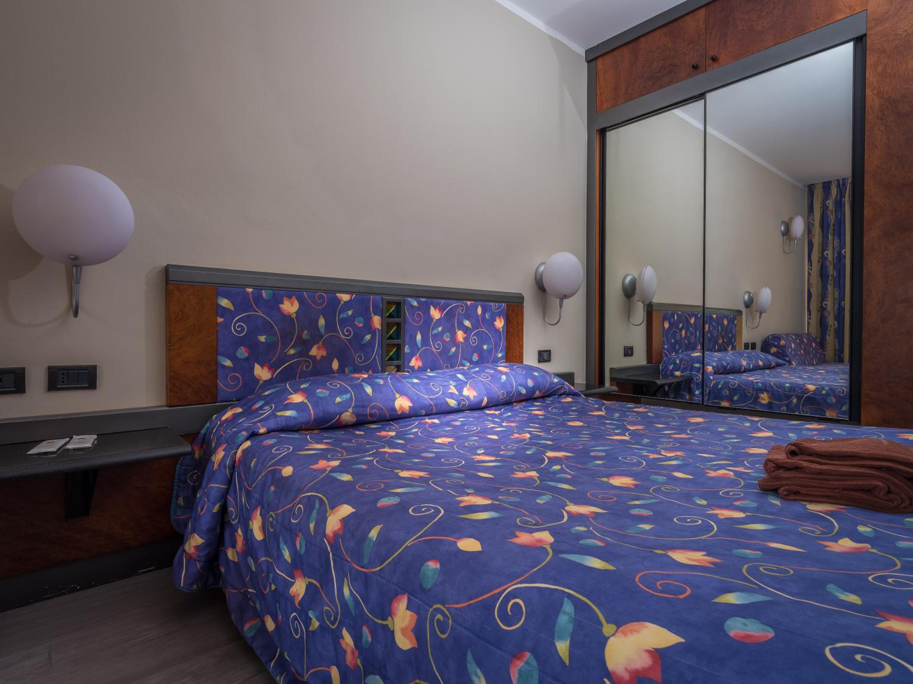 Superior Double or Twin Room - Photo 7