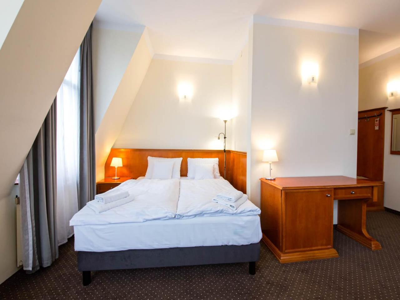 Deluxe Double or Twin Room - Photo 3