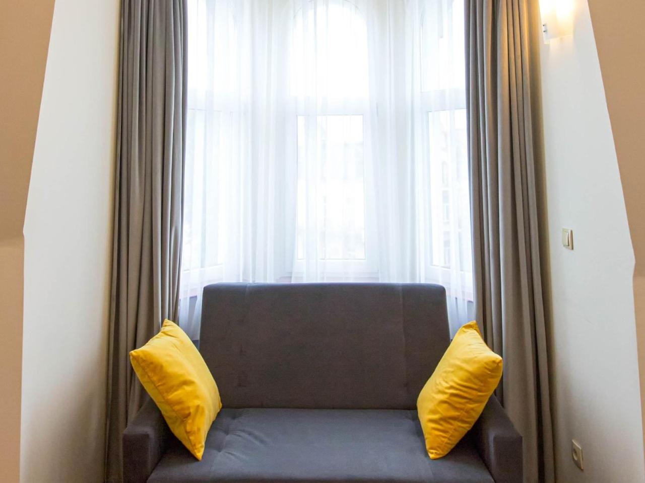 Deluxe Double or Twin Room - Photo 11