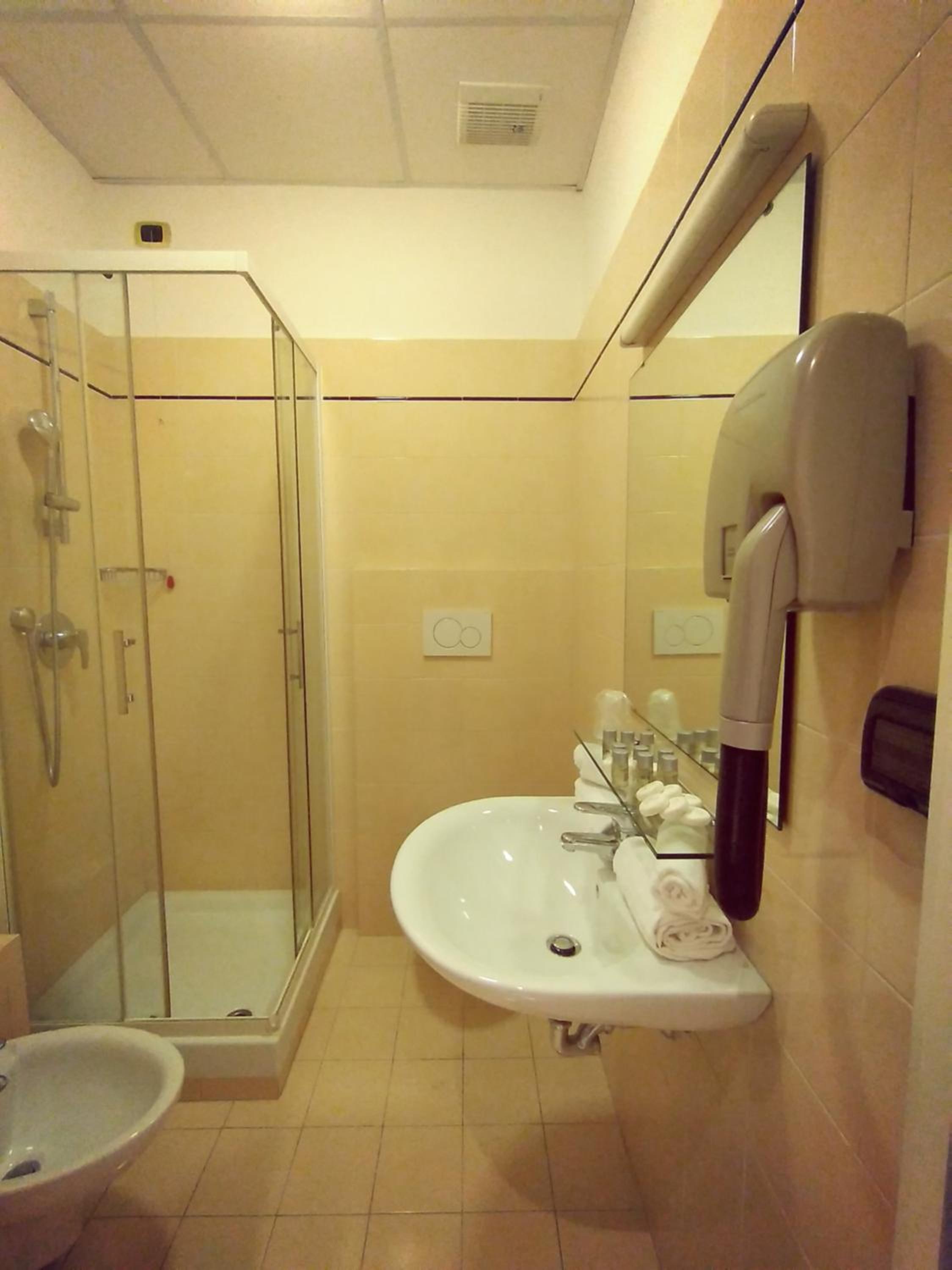 Superior Quadruple Room photo 3