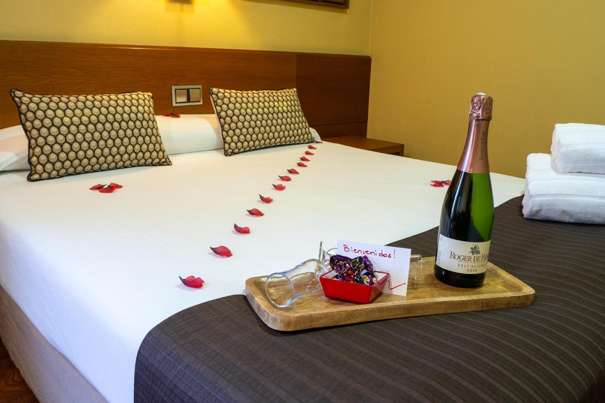 Double Room with Terrace - Photo 11
