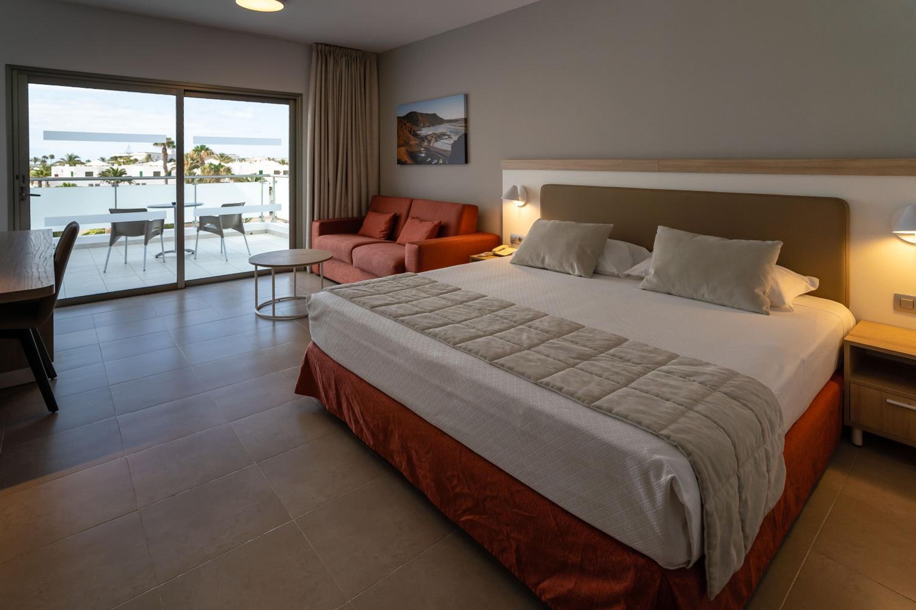 Twin Room (2 Adults + 1 Child)