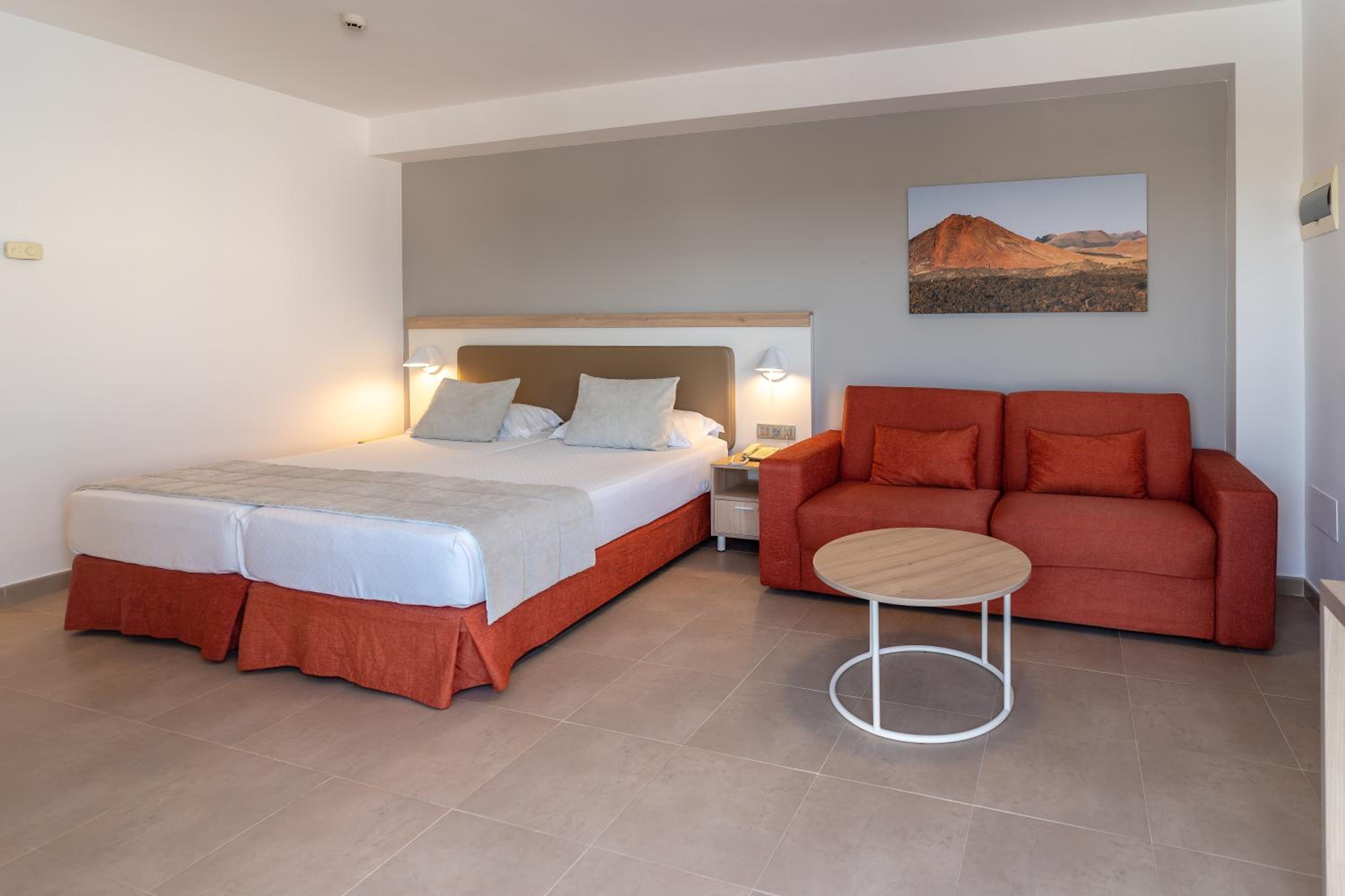 Twin Room with Sea View (2 Adults + 2 Children) thumbnail 5