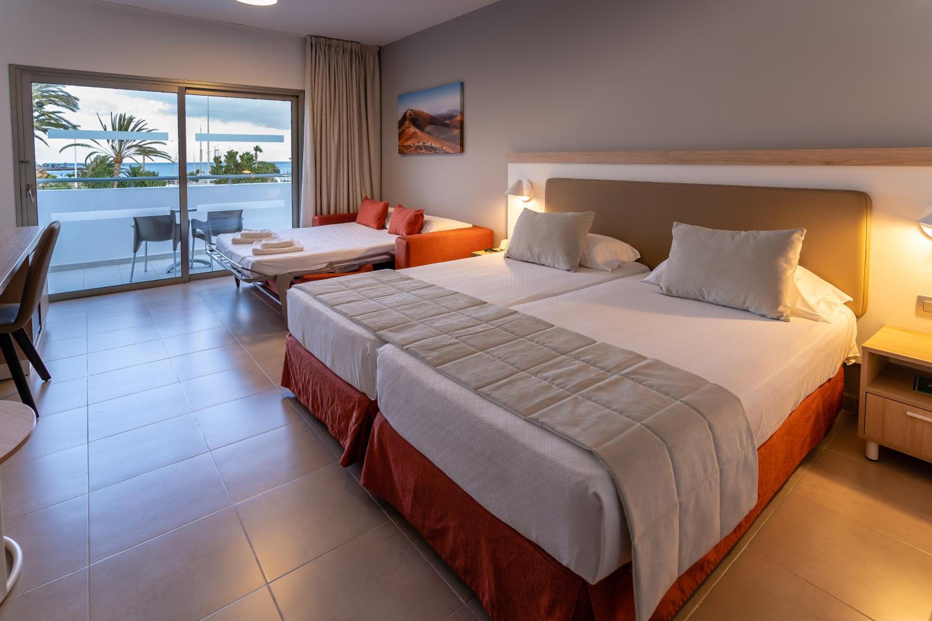 Twin Room with Sea View (2 Adults + 2 Children) thumbnail 6