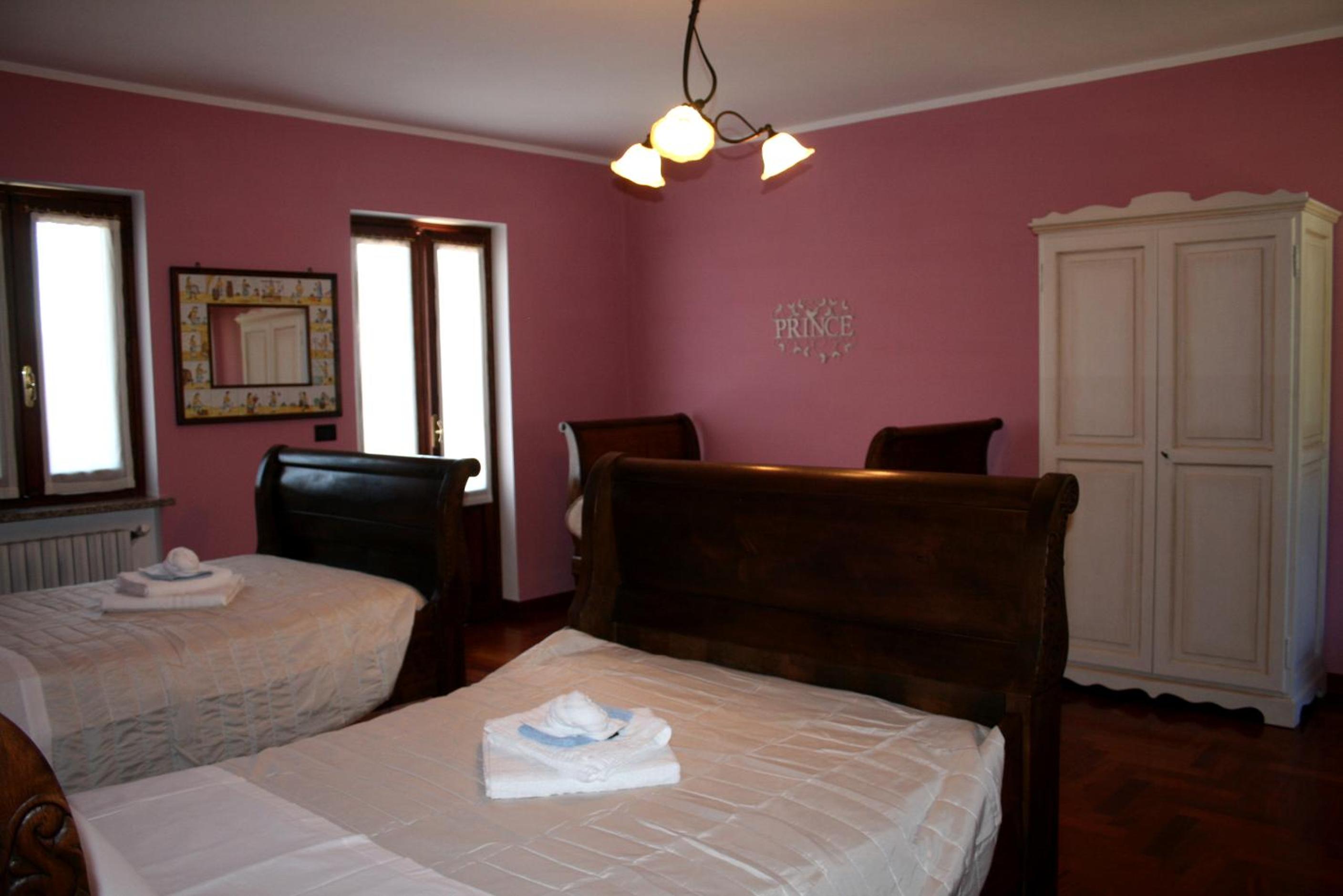 Family Room with Private Bathroom photo 1