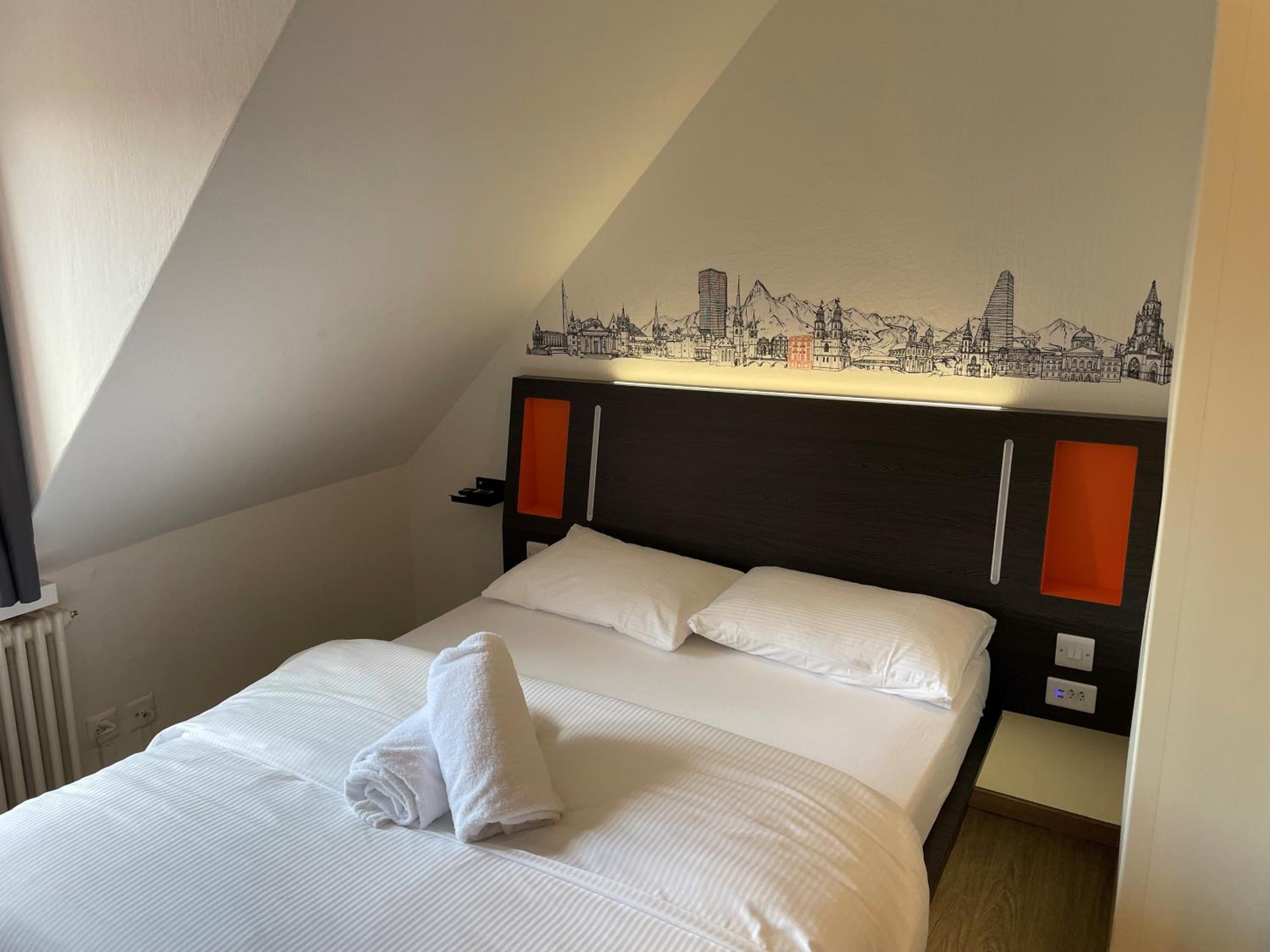Double Room - Photo 6