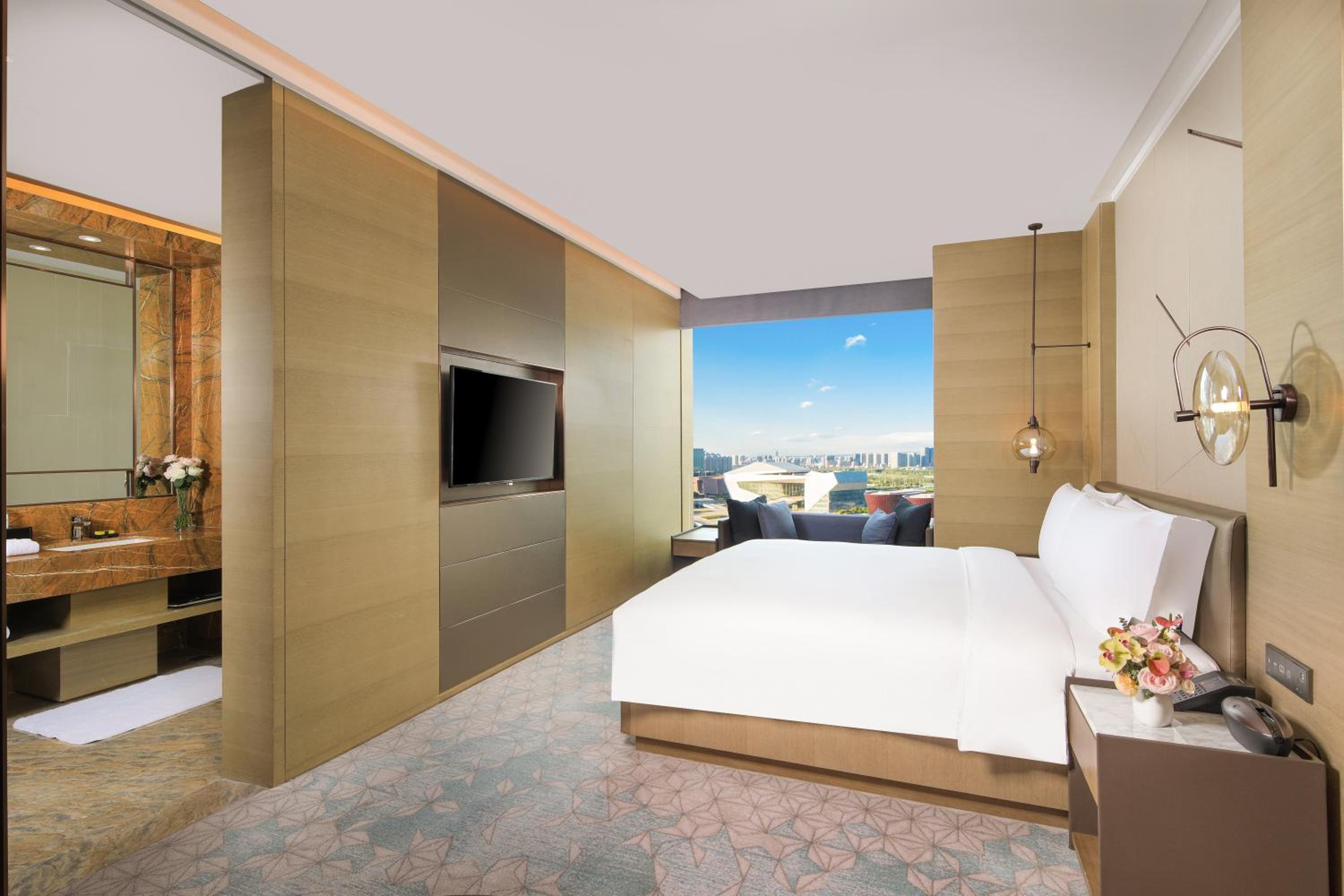 One-Bedroom Suite with Club Lounge Access photo 1