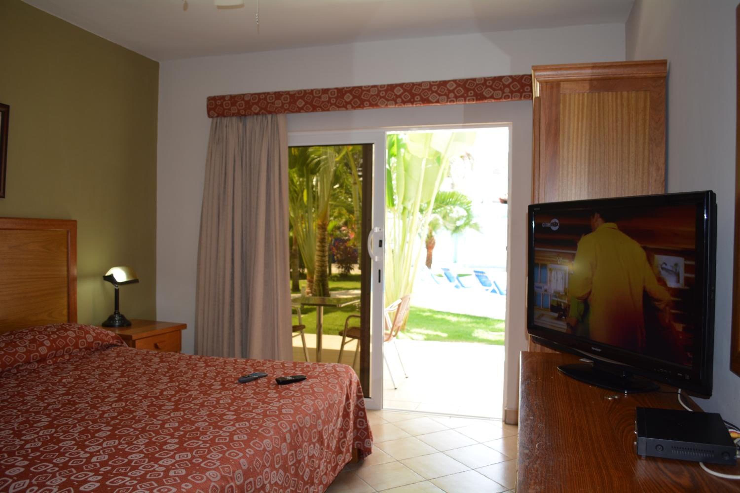 Deluxe Suite with Spa Bath