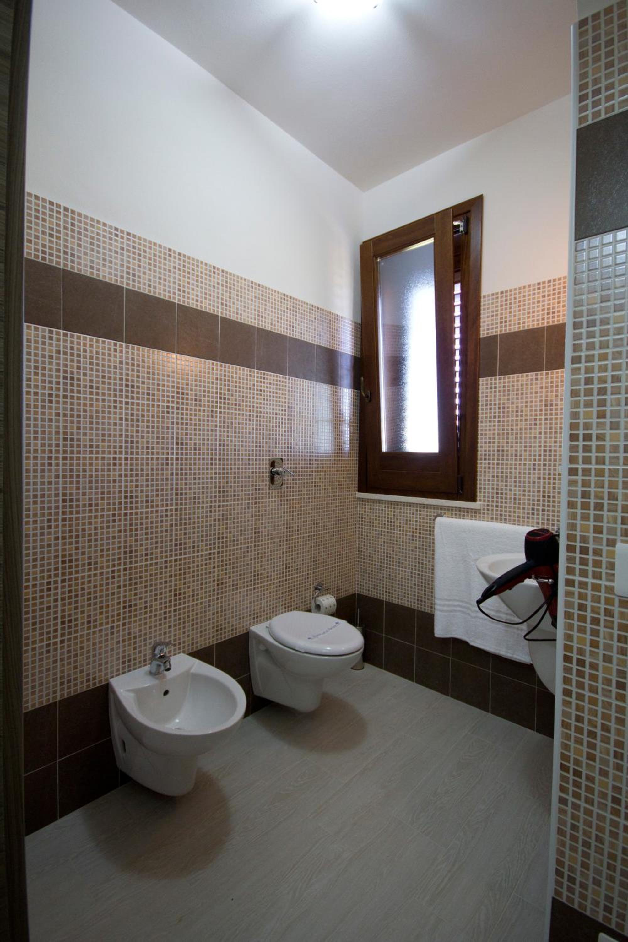 Double Room - Photo 9