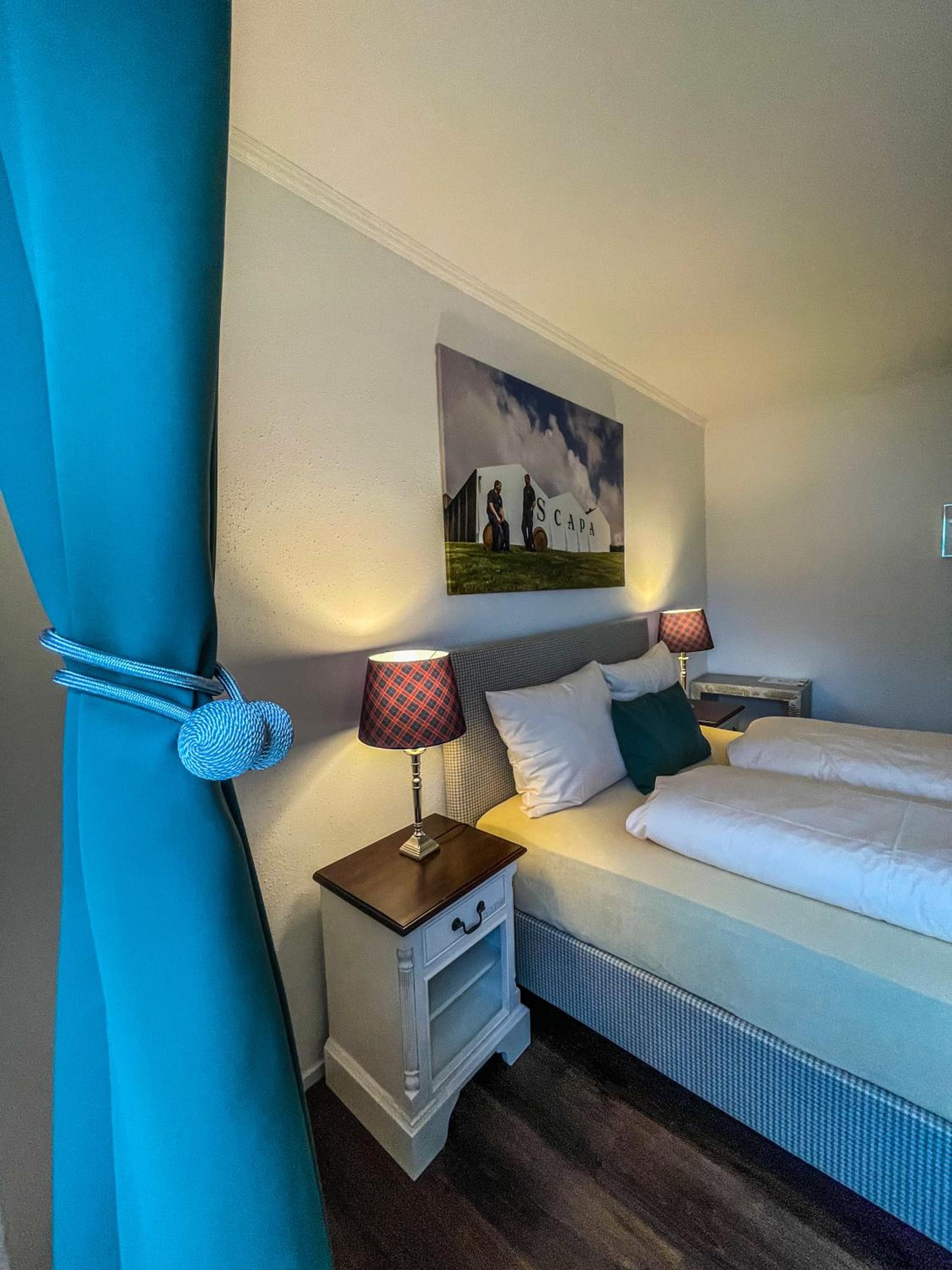 Standard Double Room - Photo 10
