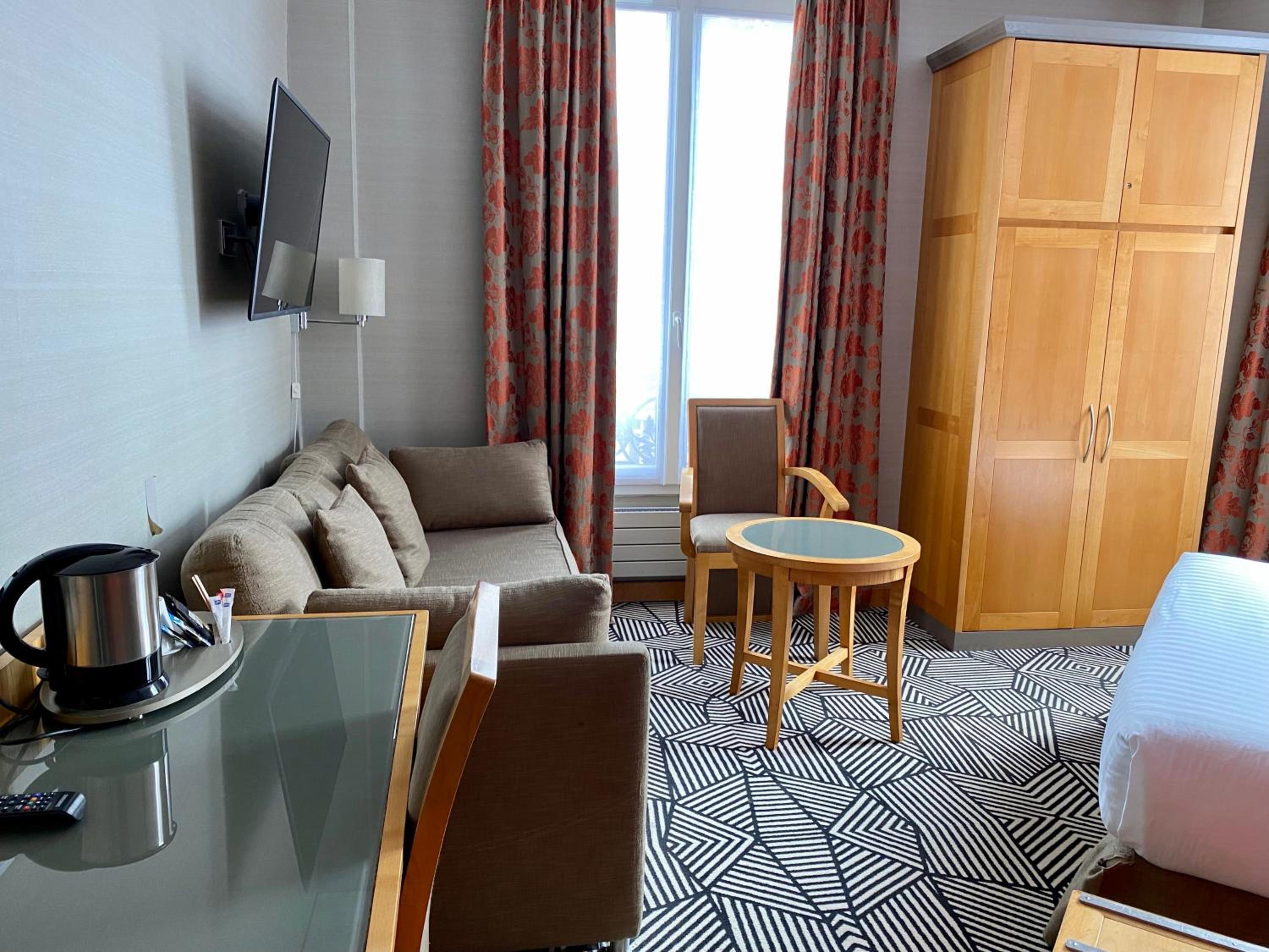 Superior Triple Room photo 2