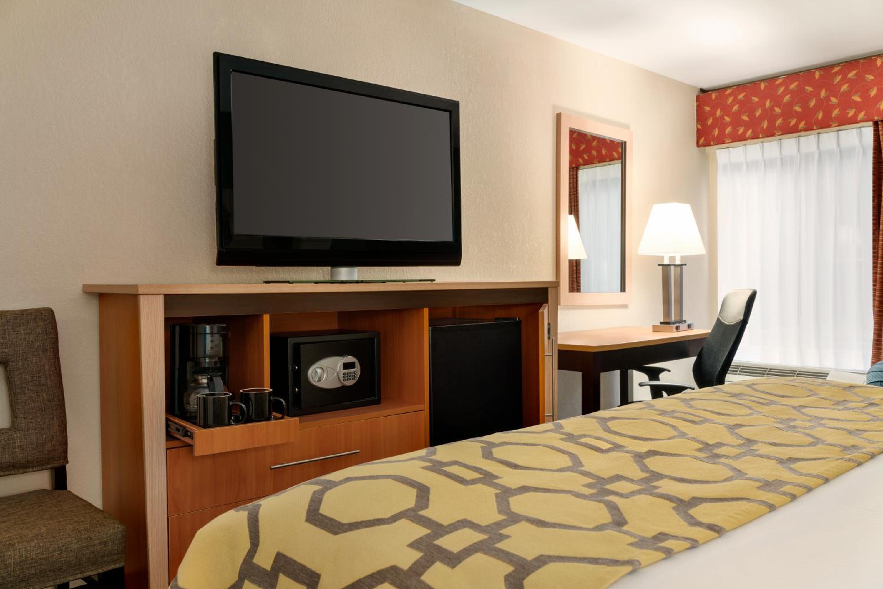 Superior King Room - Non-Smoking photo 2