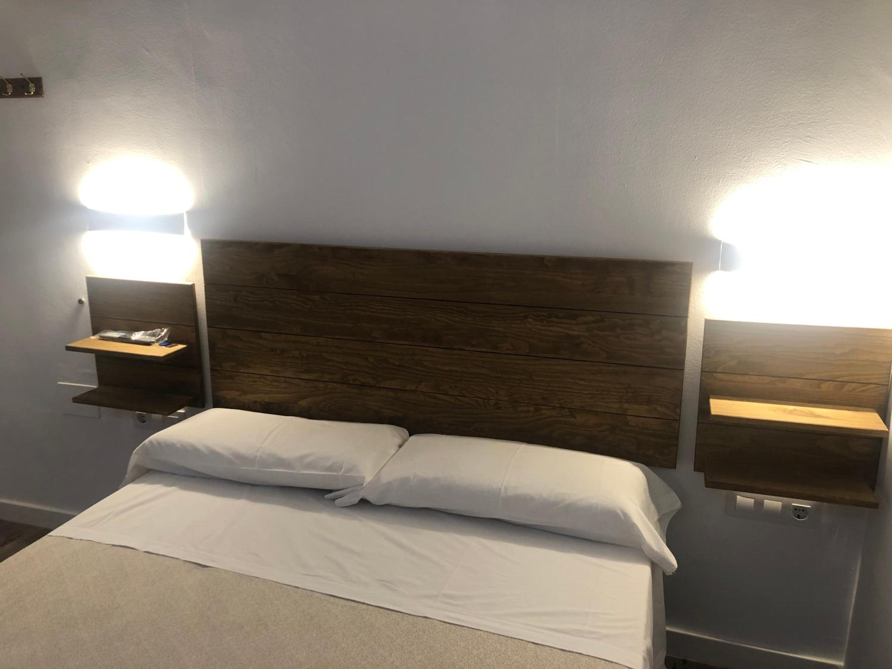 Standard Double Room - Photo 5