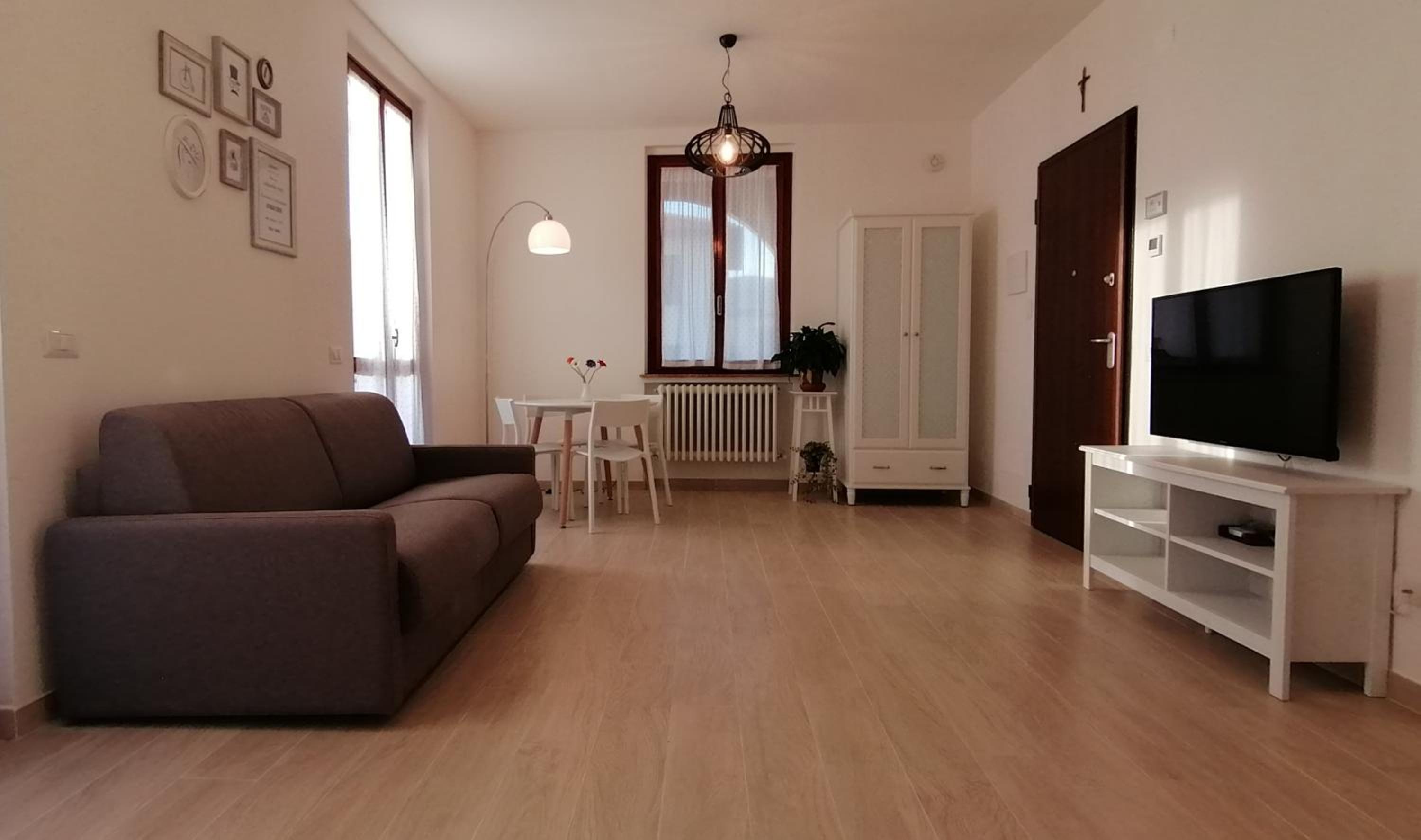 One-Bedroom Apartment photo 3