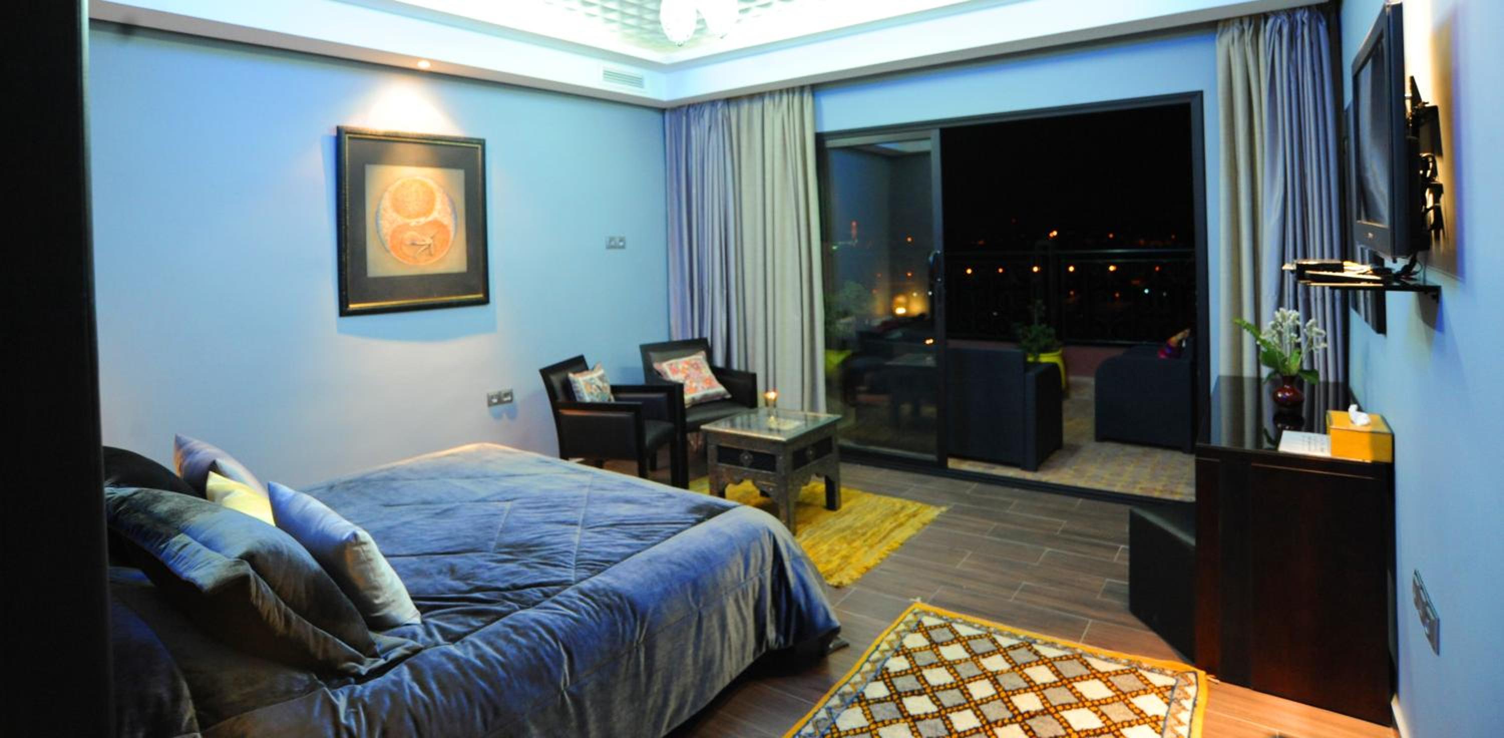 Deluxe Double Room with Balcony photo 3