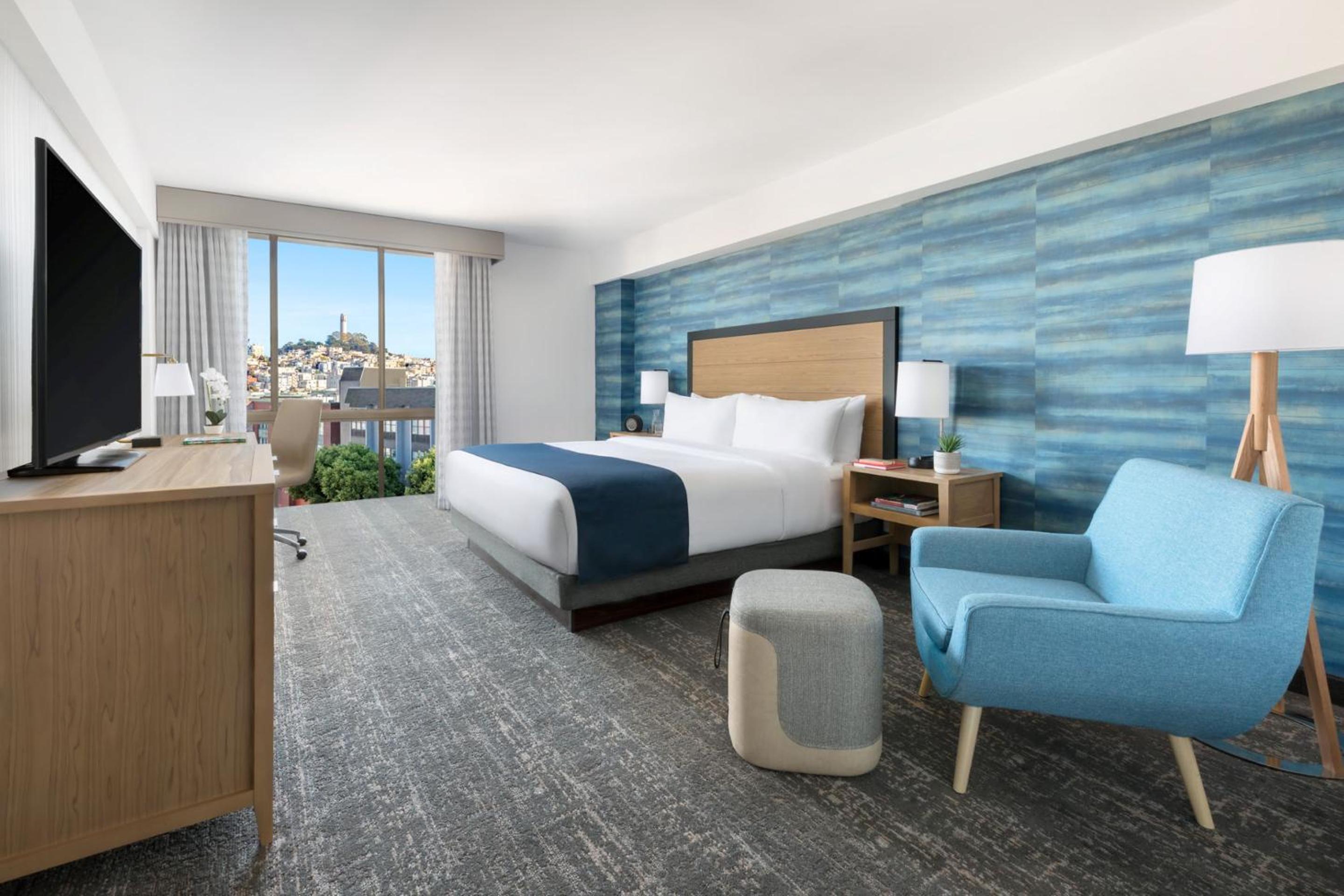 City View King Room - Photo 7