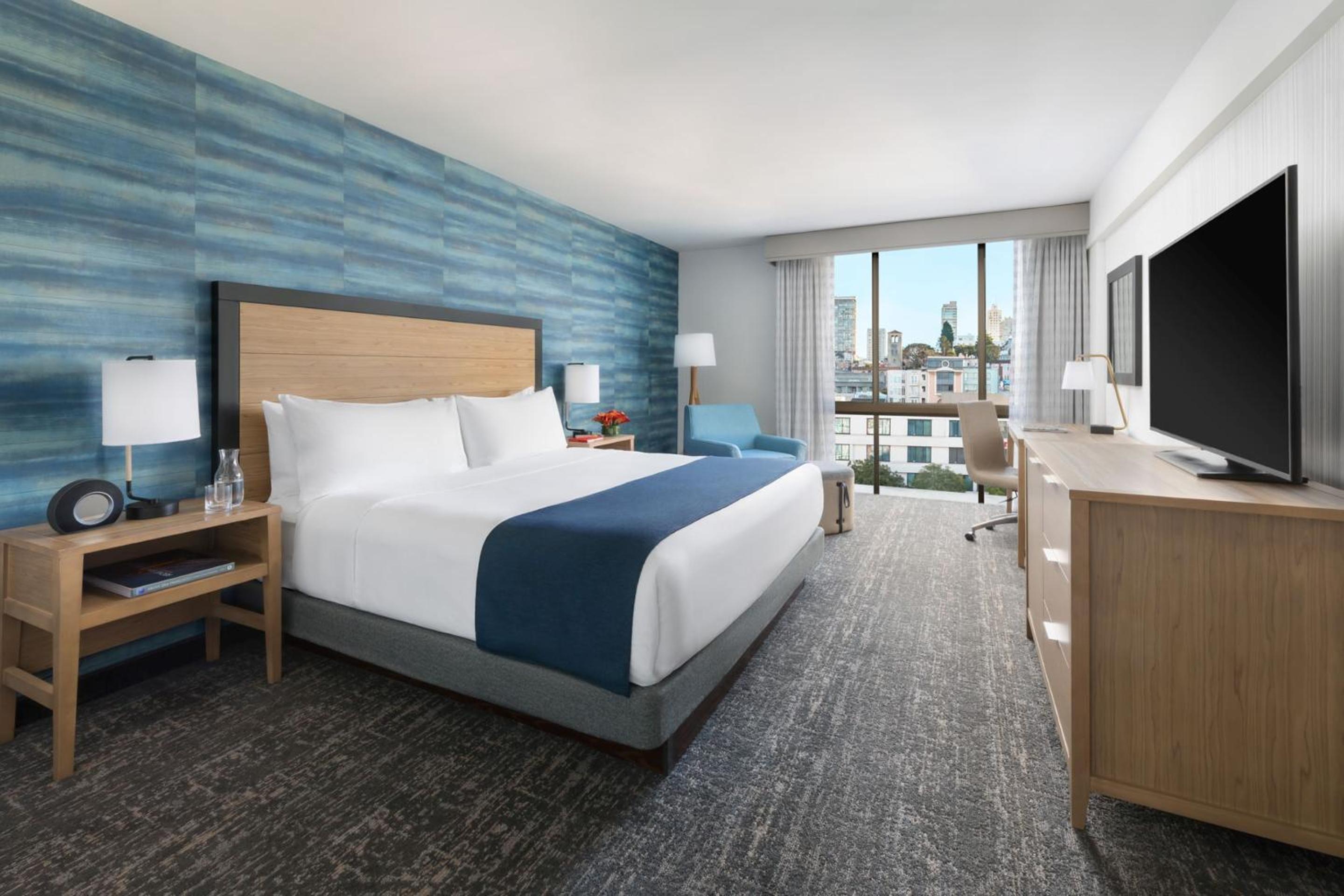 City View King Room - Photo 5
