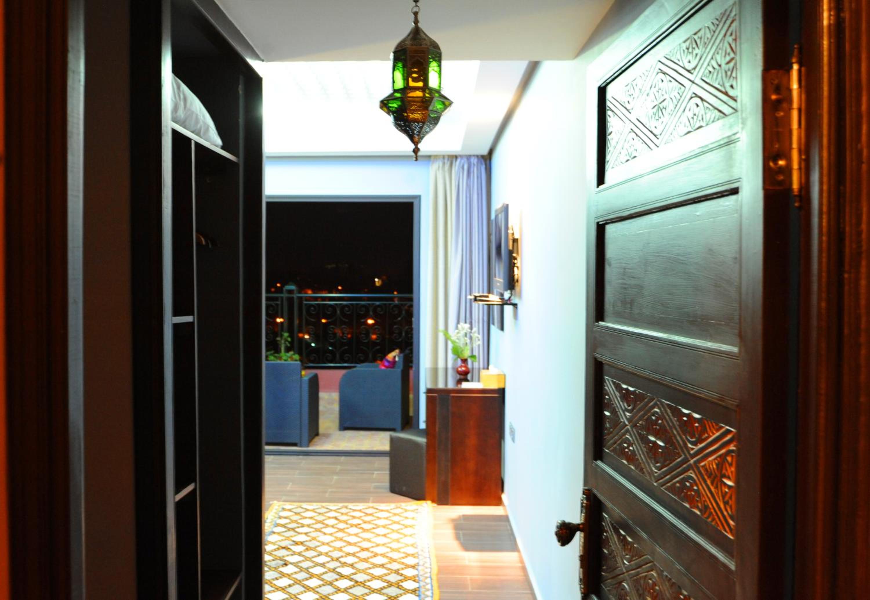 Deluxe Double Room with Balcony photo 2