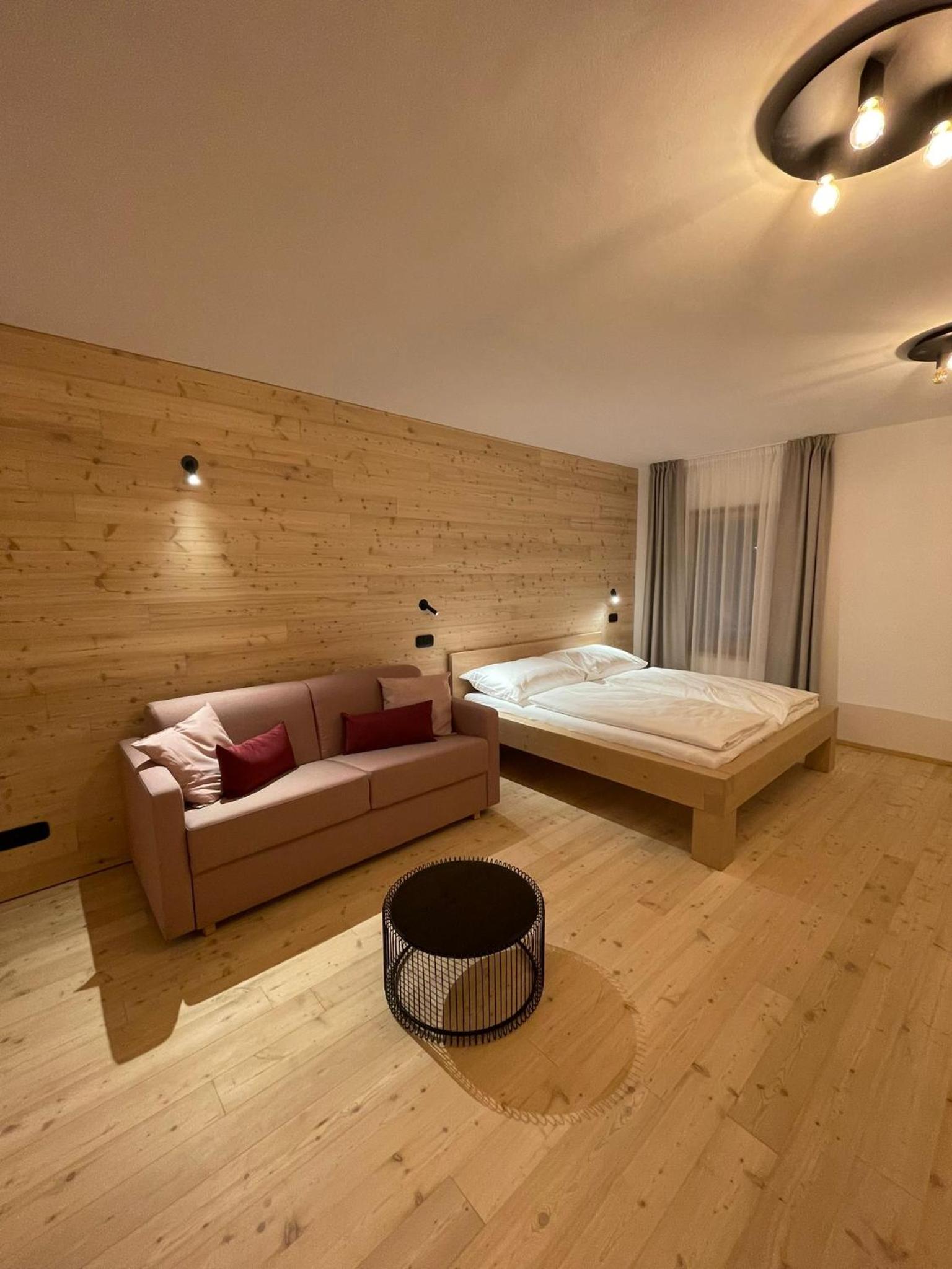Double Room with Extra Bed photo 1
