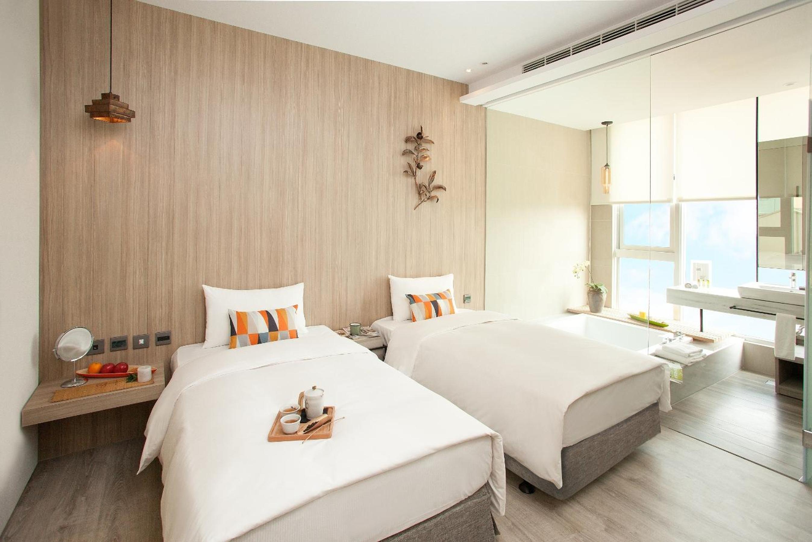 Standard Twin Room with Bath - Photo 5