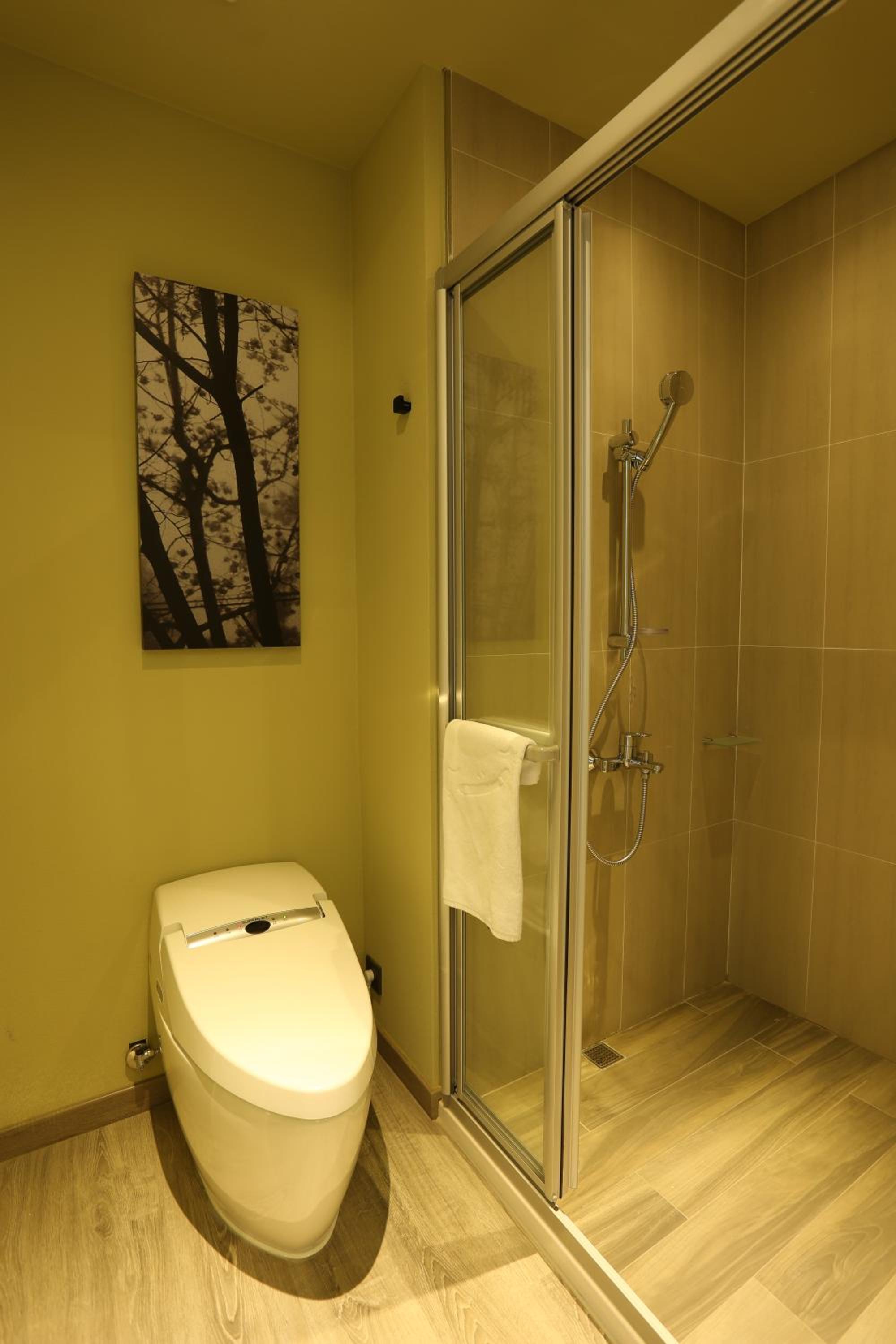 Executive Quadruple Room - Photo 7