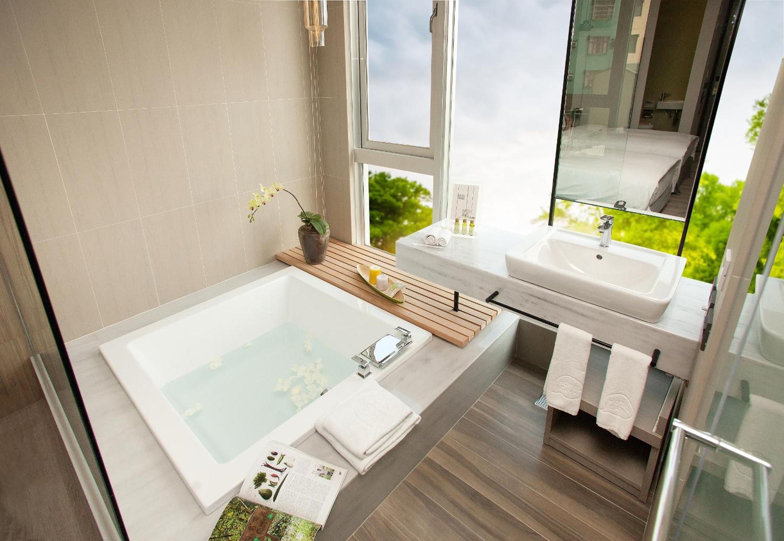 Standard Twin Room with Bath - Photo 7
