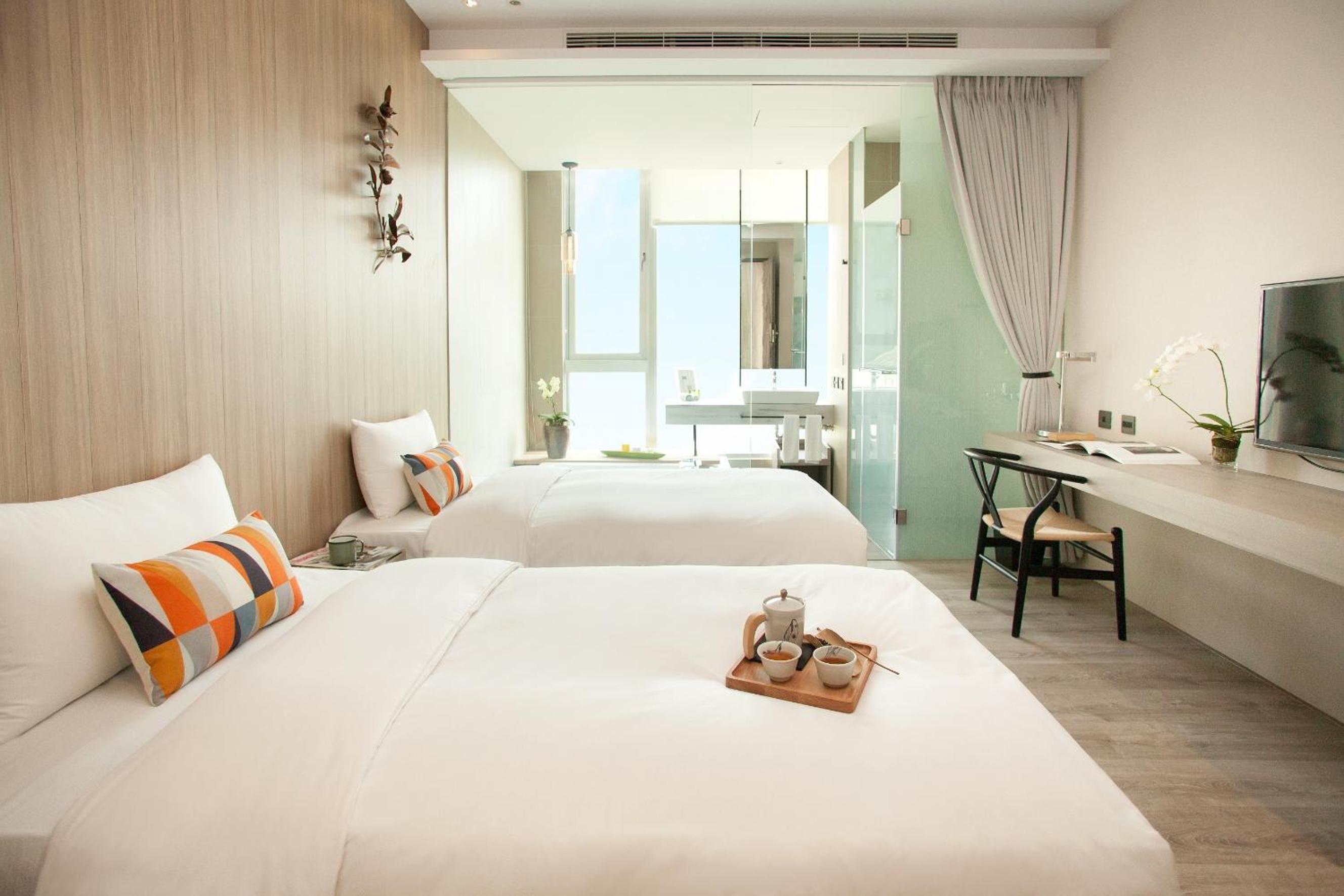 Standard Twin Room with Bath - Photo 1