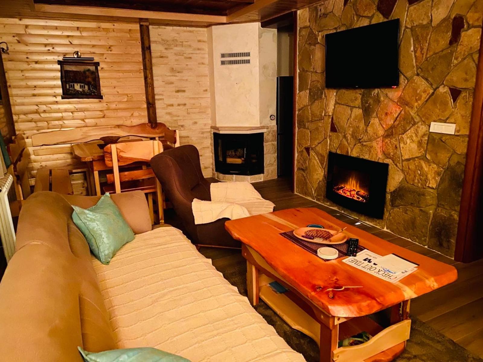 Three-Bedroom House photo 3