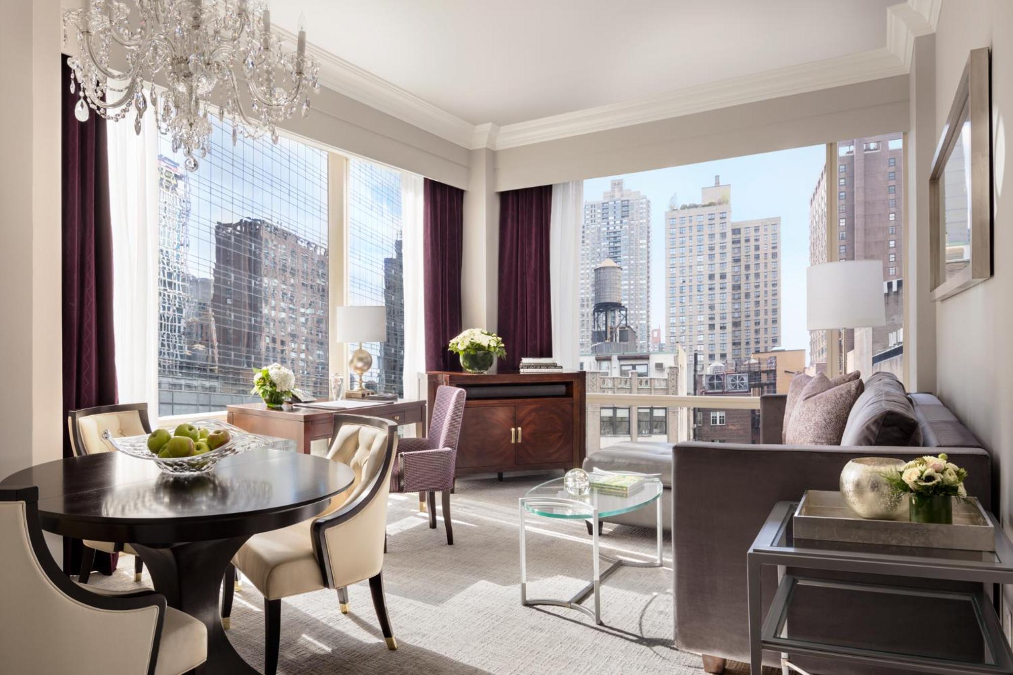 Executive One-Bedroom Suite with City View thumbnail 5