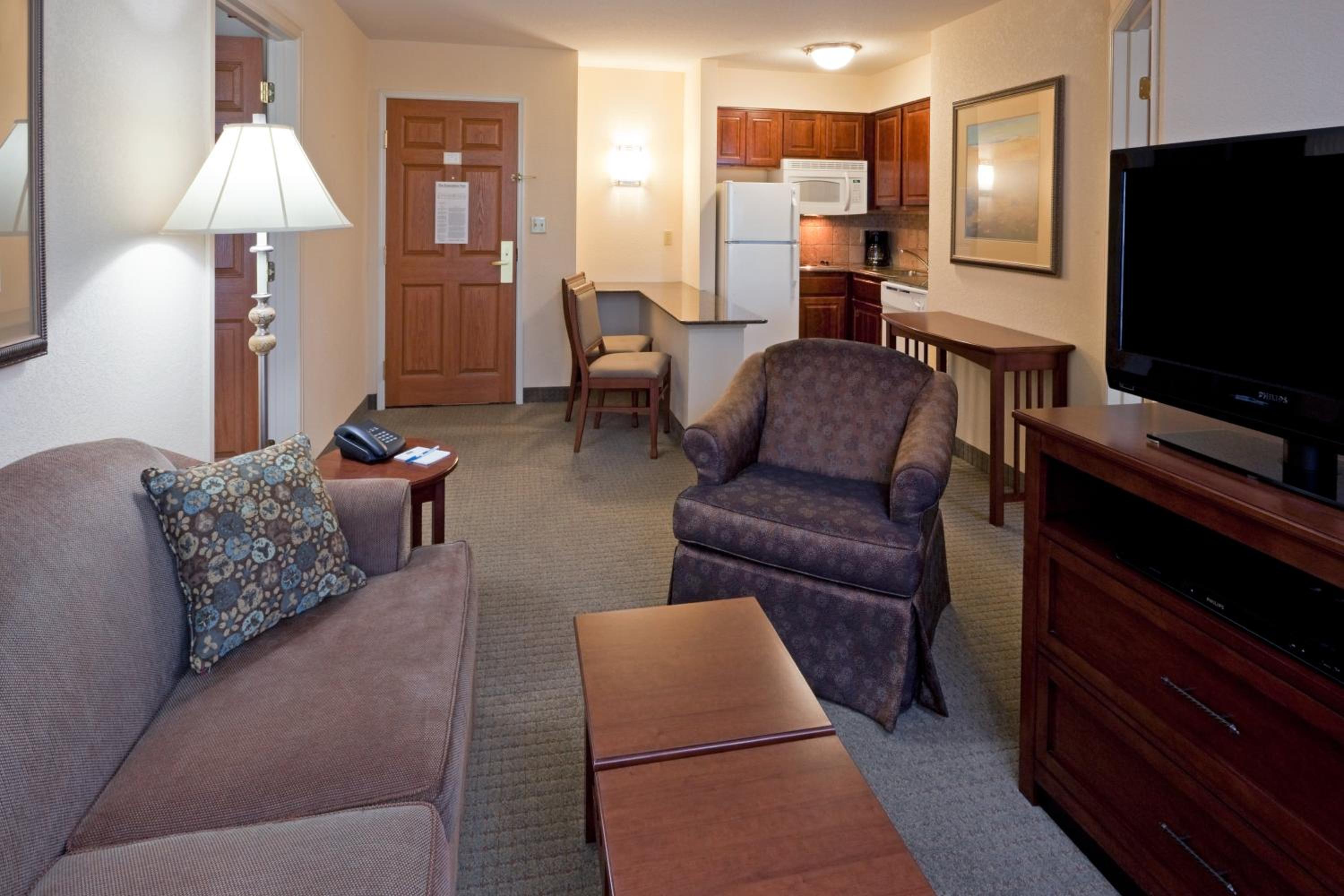 Studio Suite - Photo 1