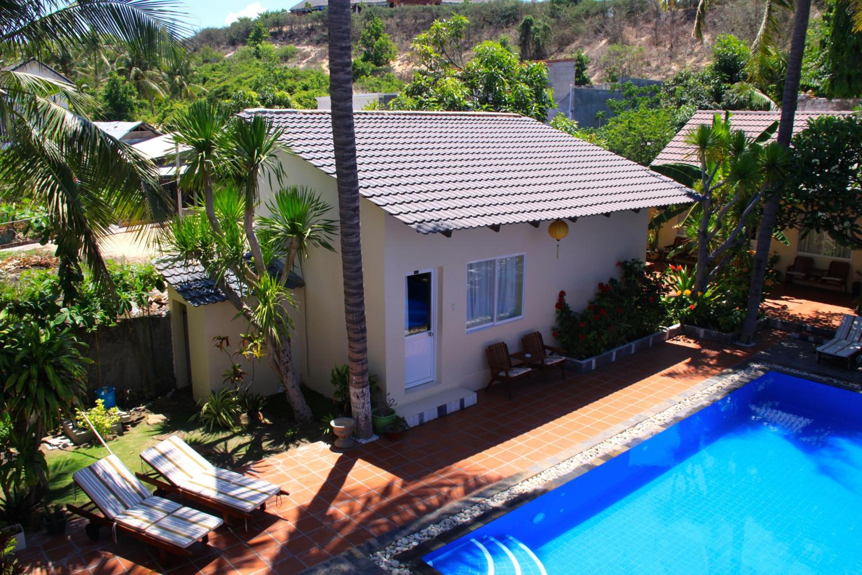Triple Room with Pool View photo 2
