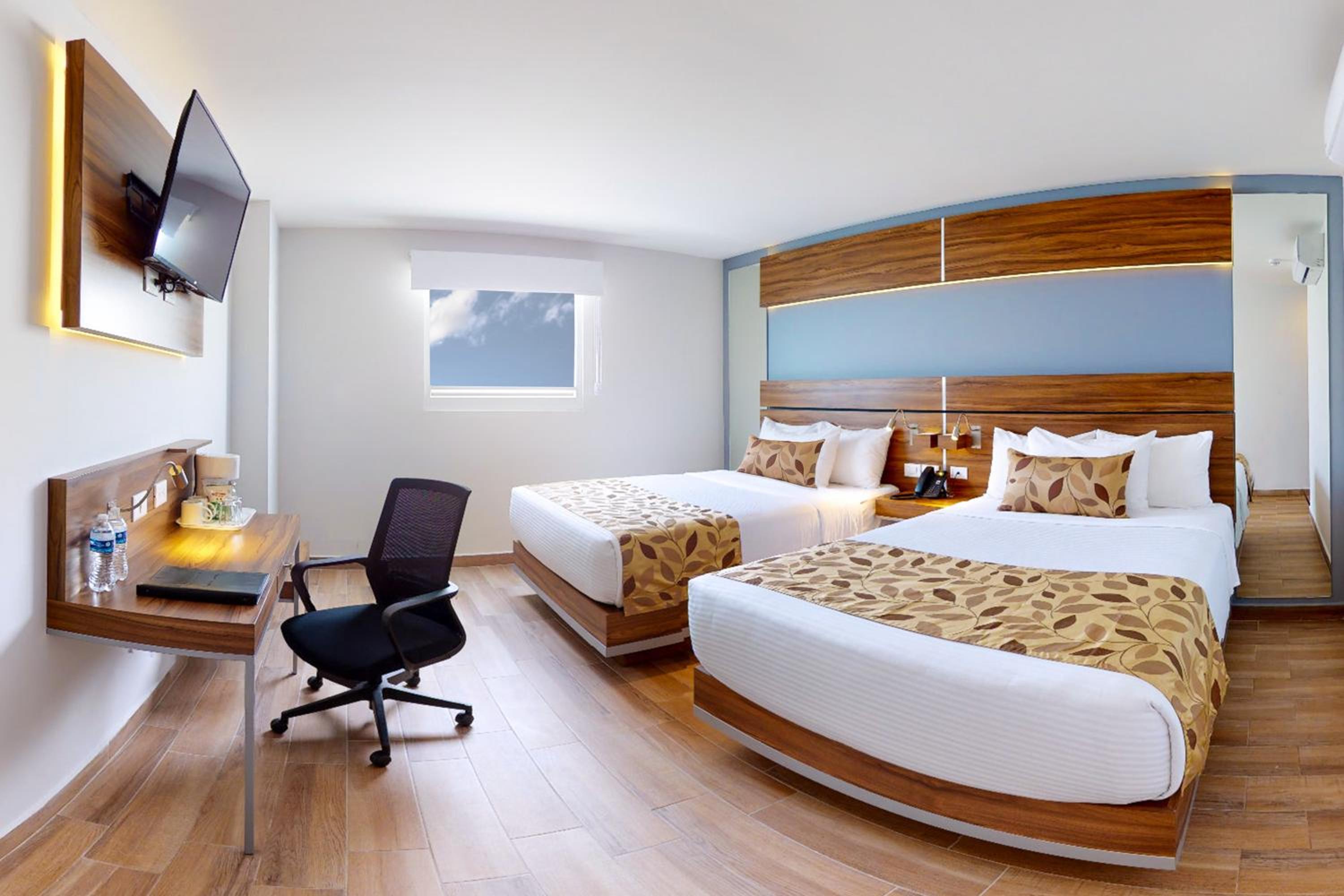 Double Room with Two Double Beds - Non-Smoking - Photo 5