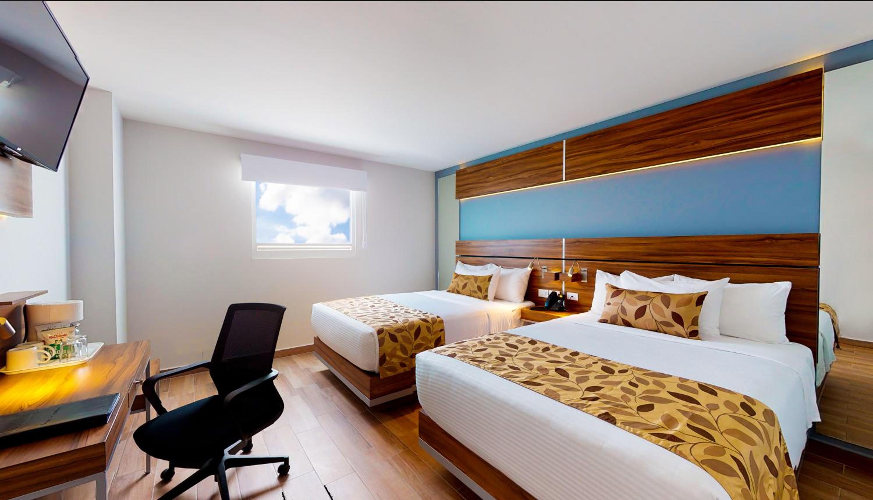 Queen Room - Non-Smoking - Photo 3