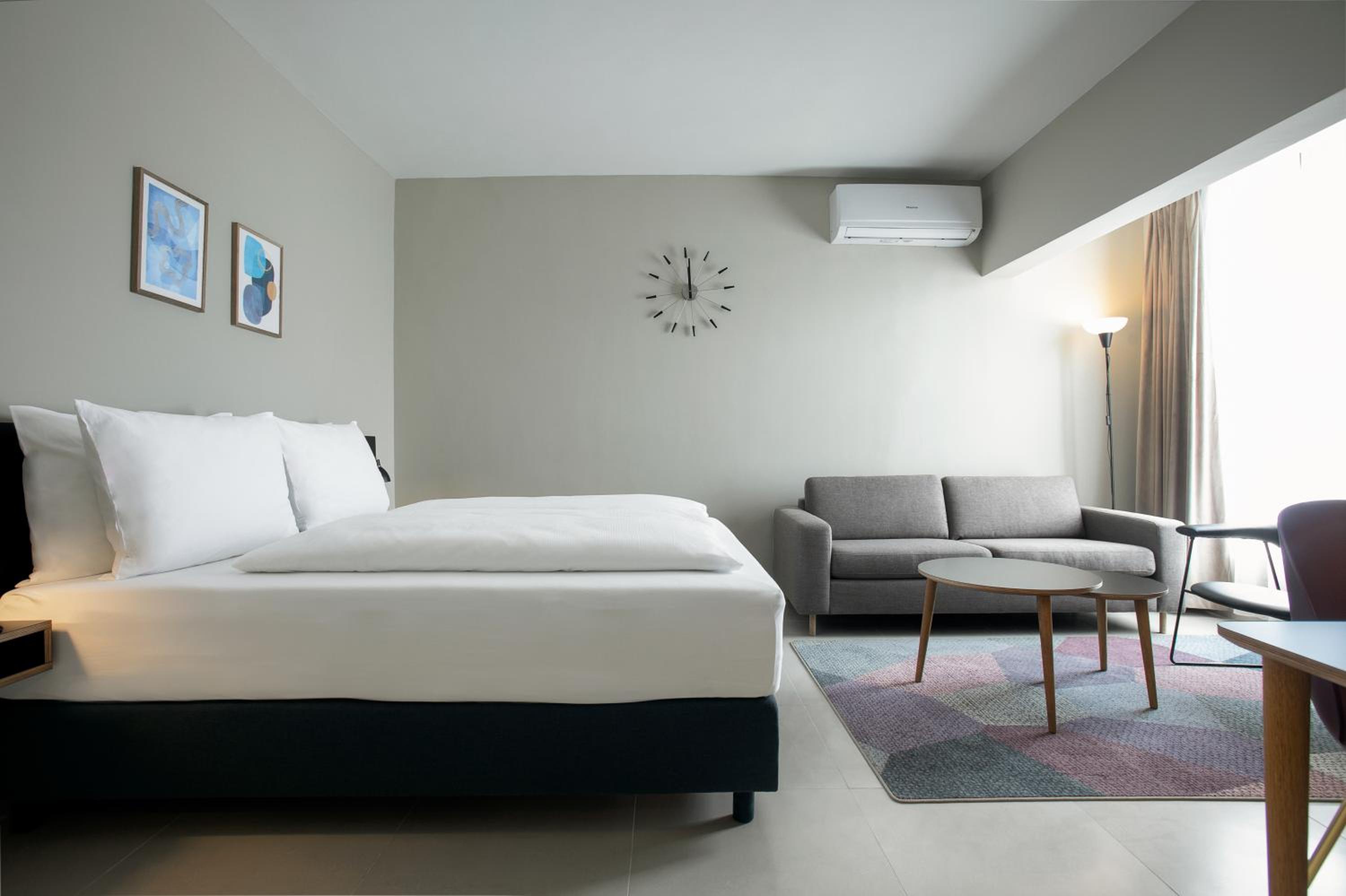 Deluxe Room - Photo 4