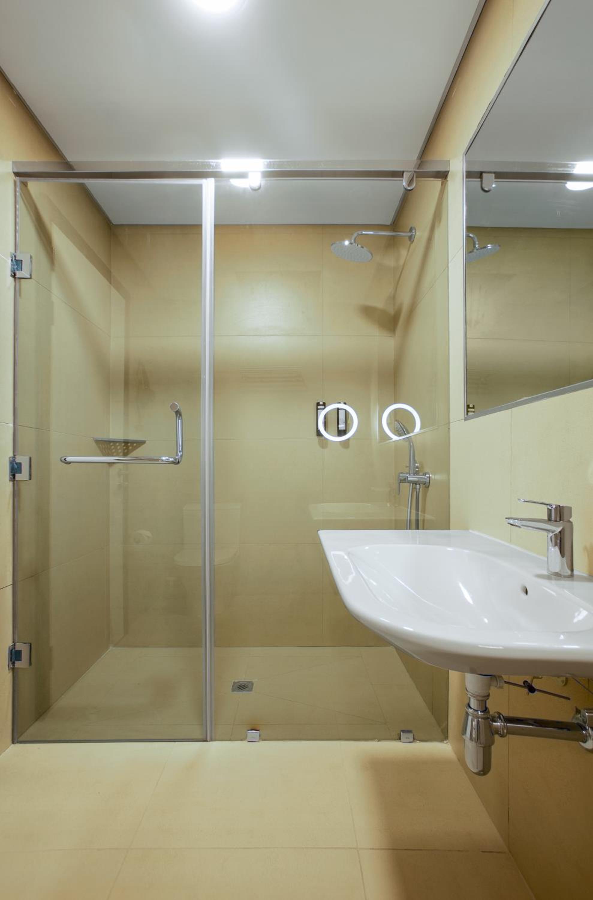 Executive Room - Photo 5