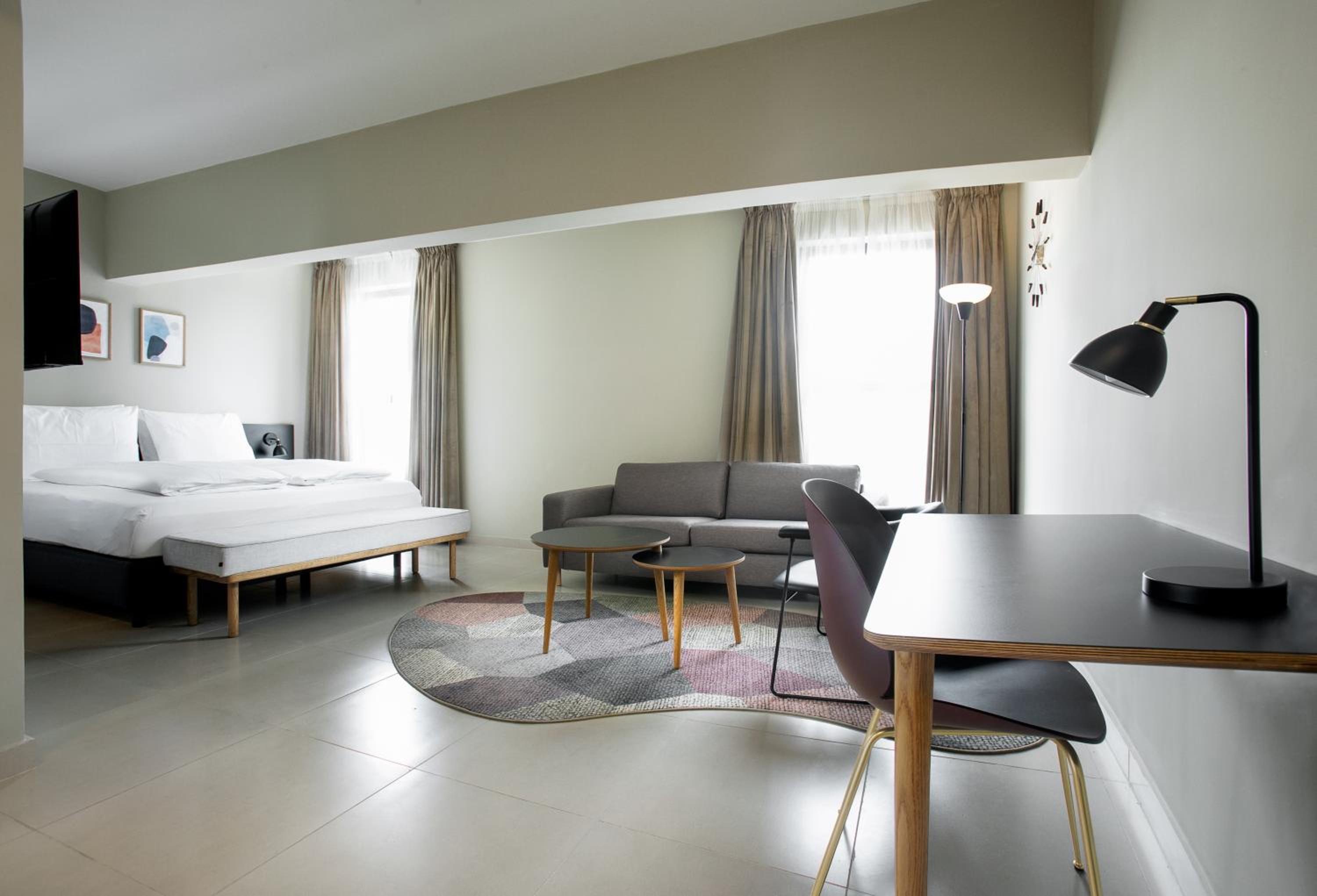 Executive Room - Photo 3