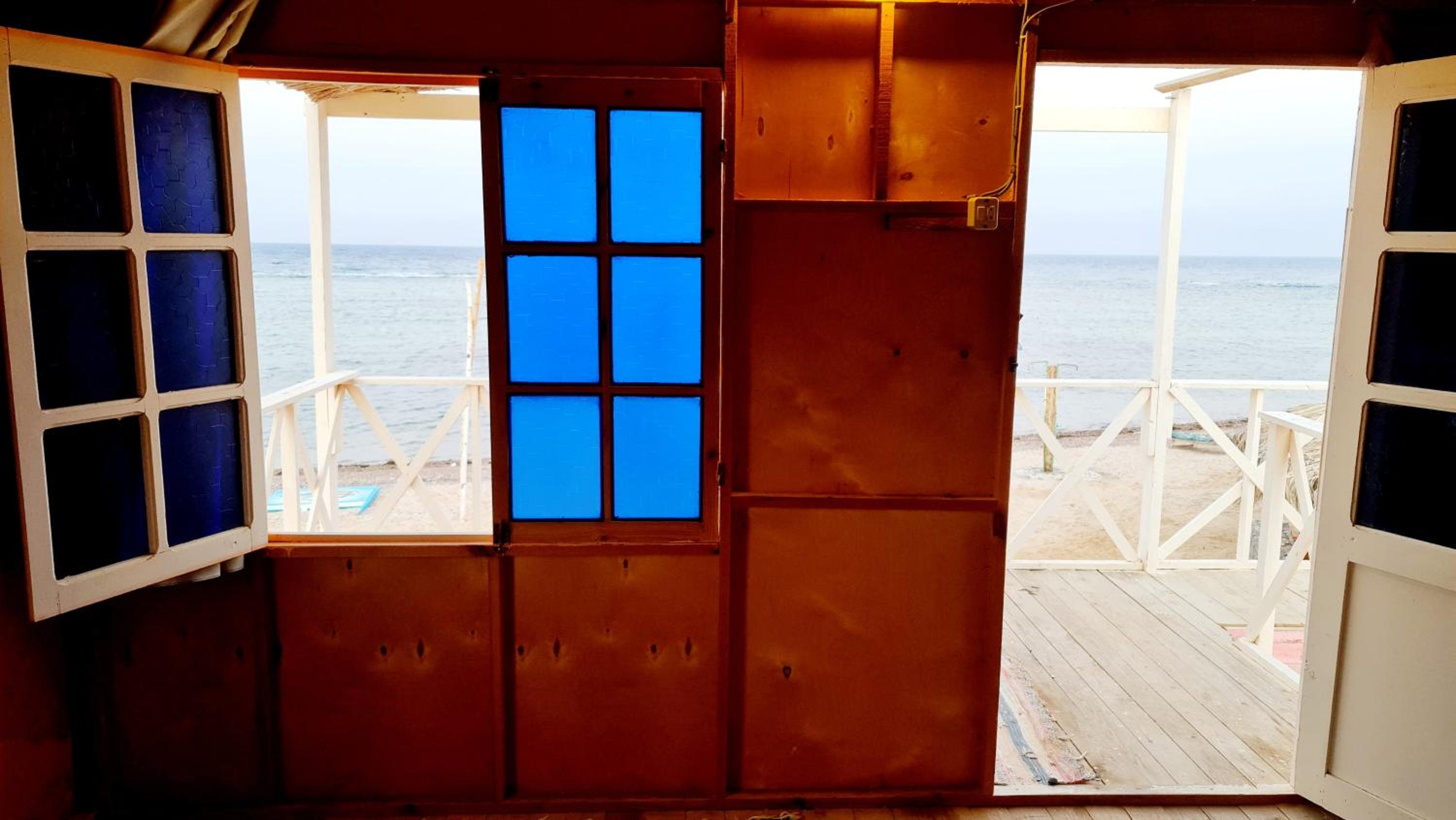 Bungalow - Beach Front - Photo 10
