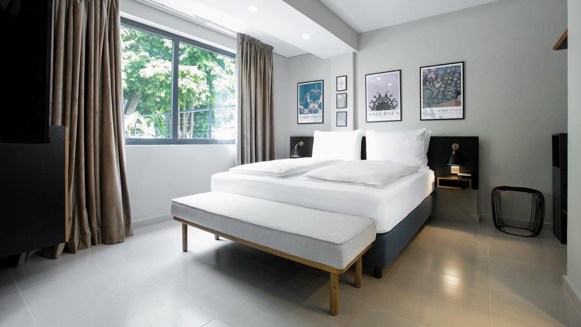 Executive Suite - Photo 1