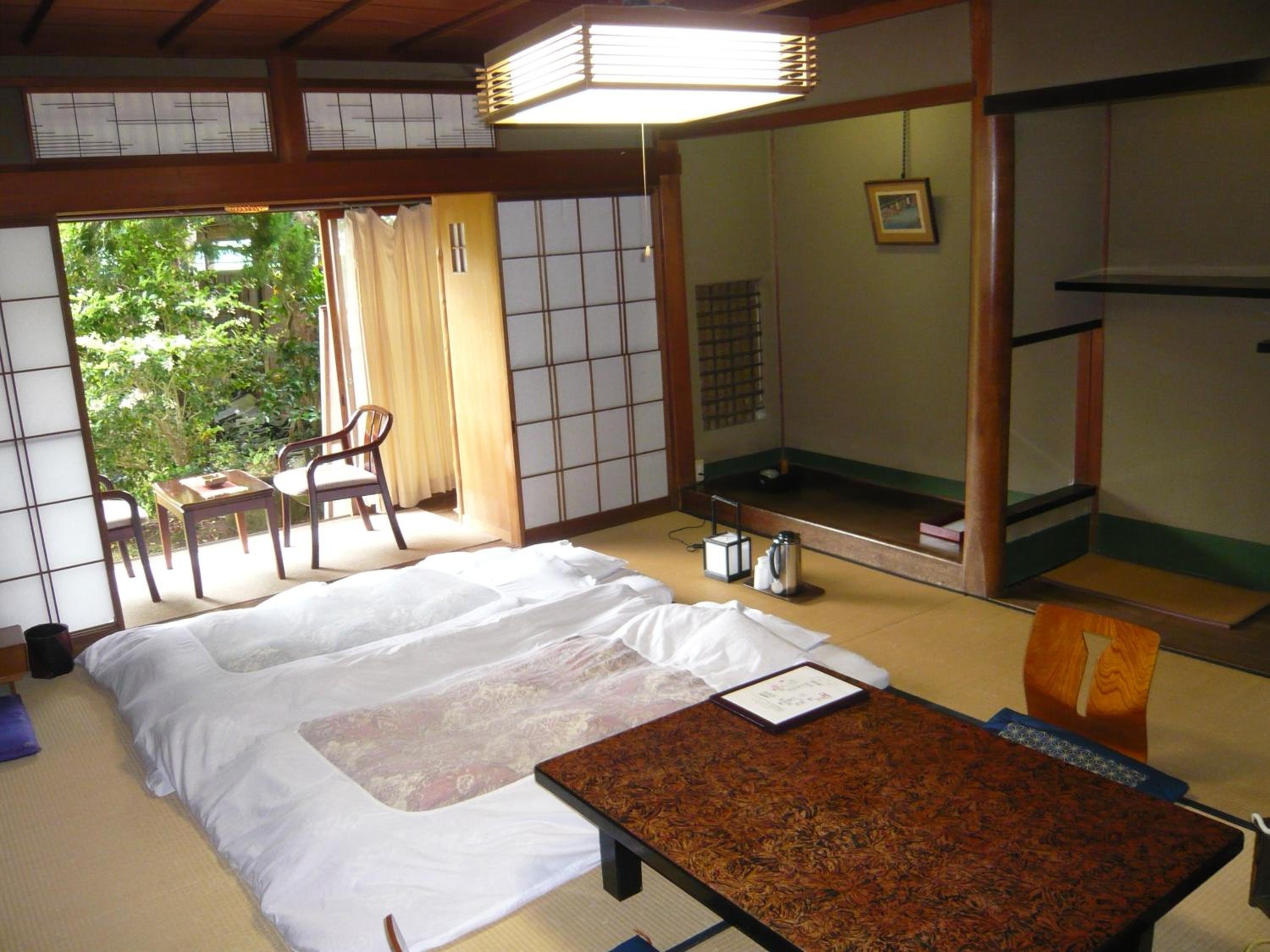 Japanese-Style Room with Shared Bathroom photo 2