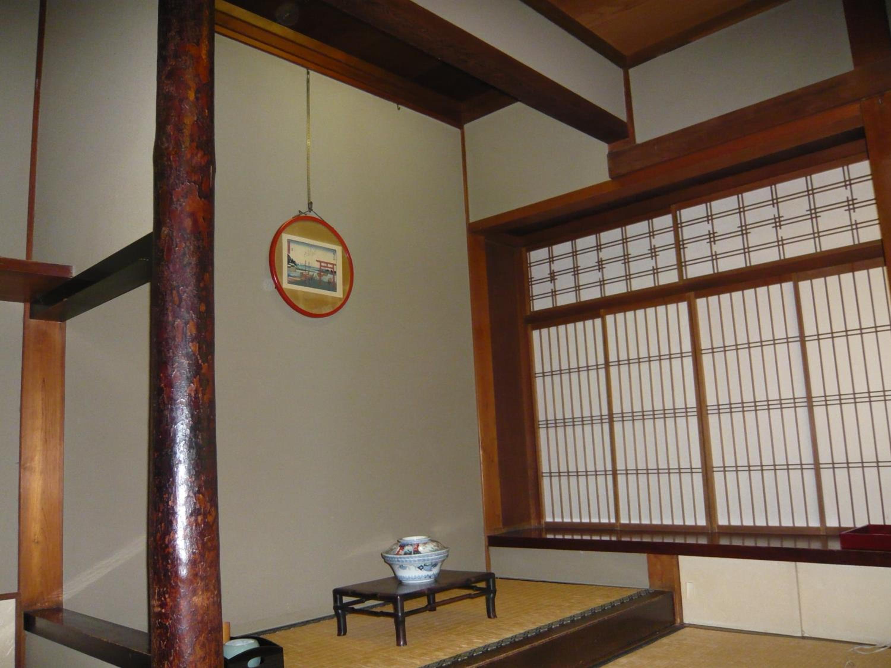 Japanese-Style Room with Shared Bathroom photo 3