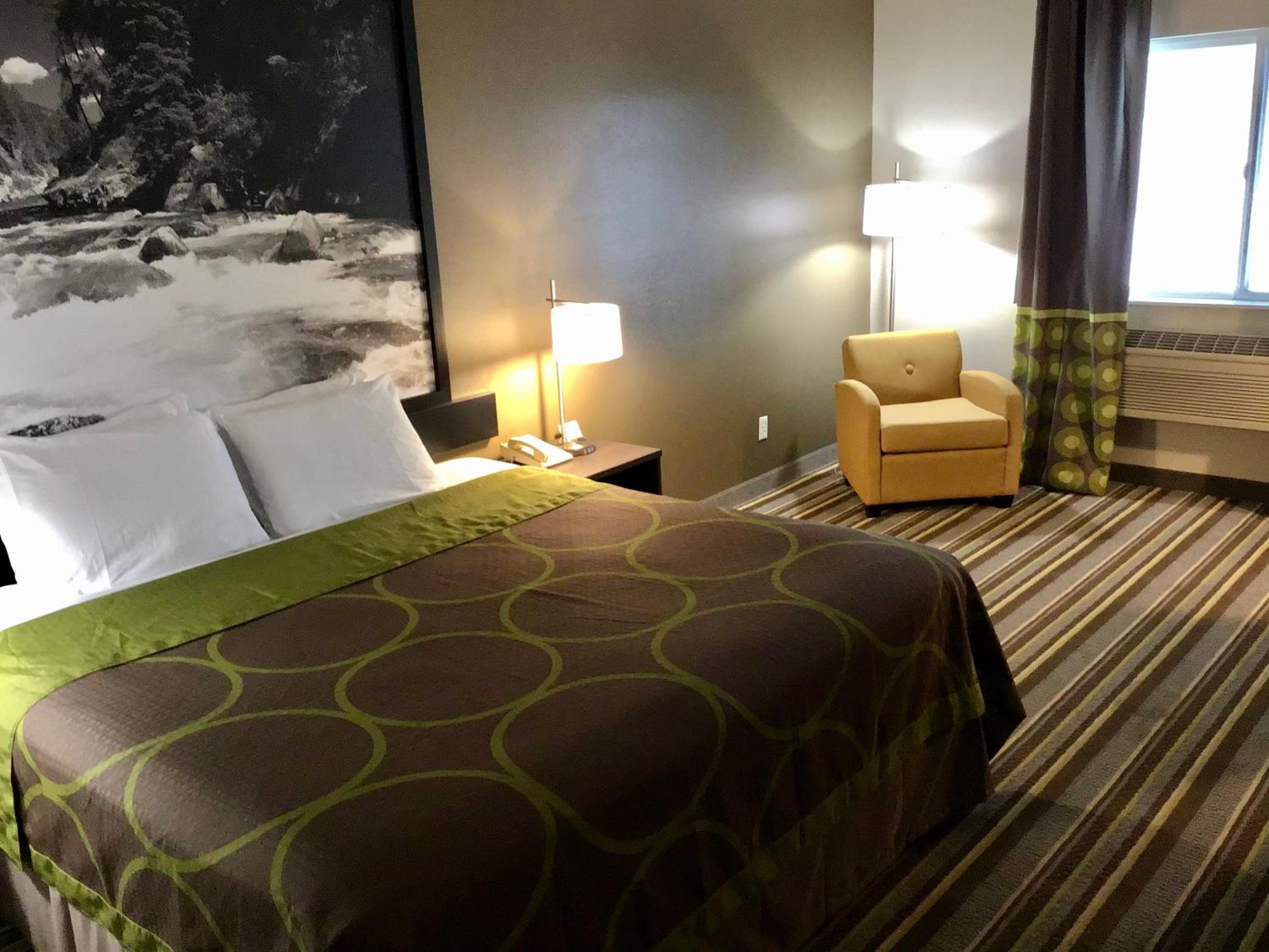 King Room - Non-Smoking photo 2