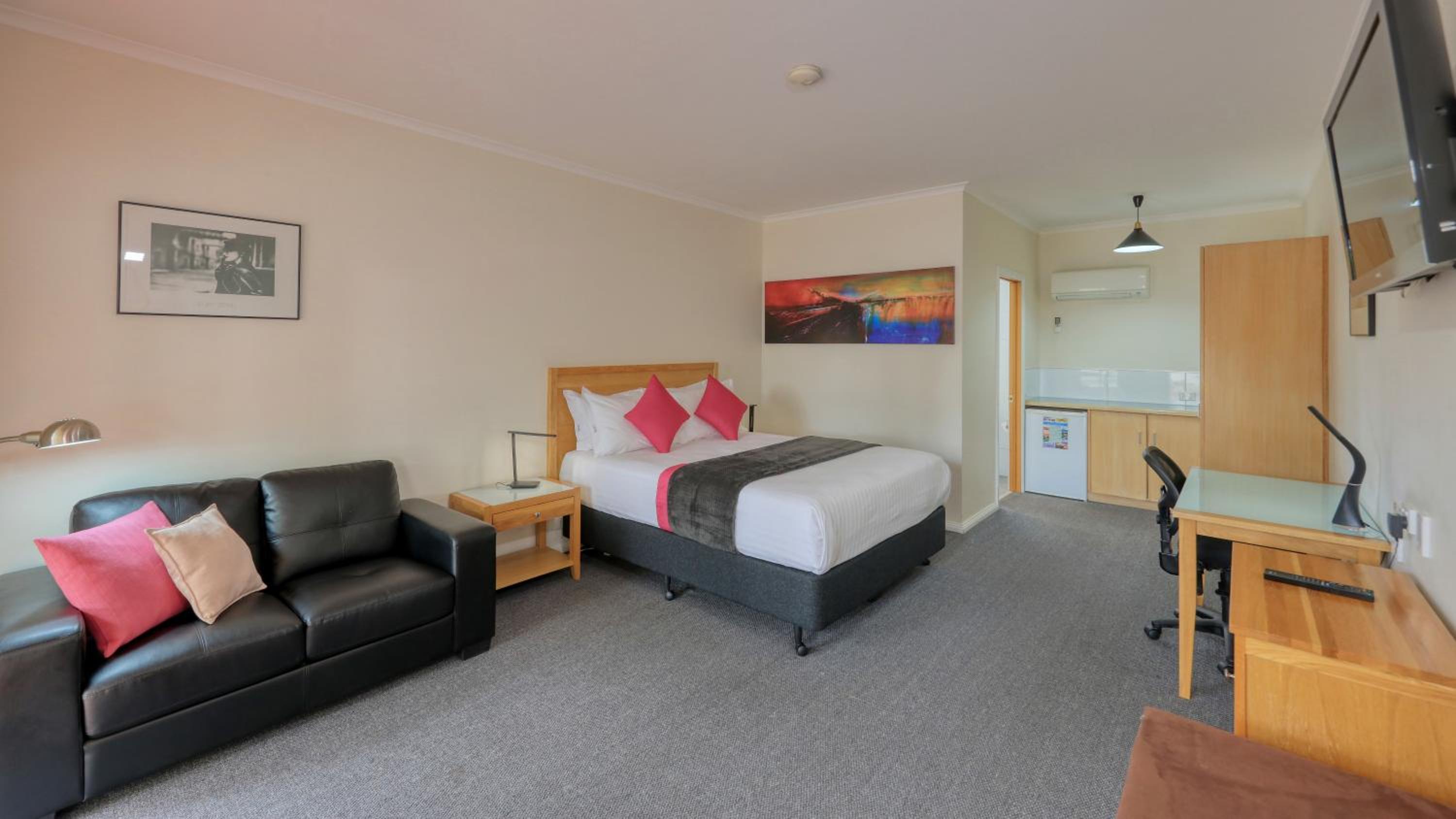 Executive Queen Room photo 2