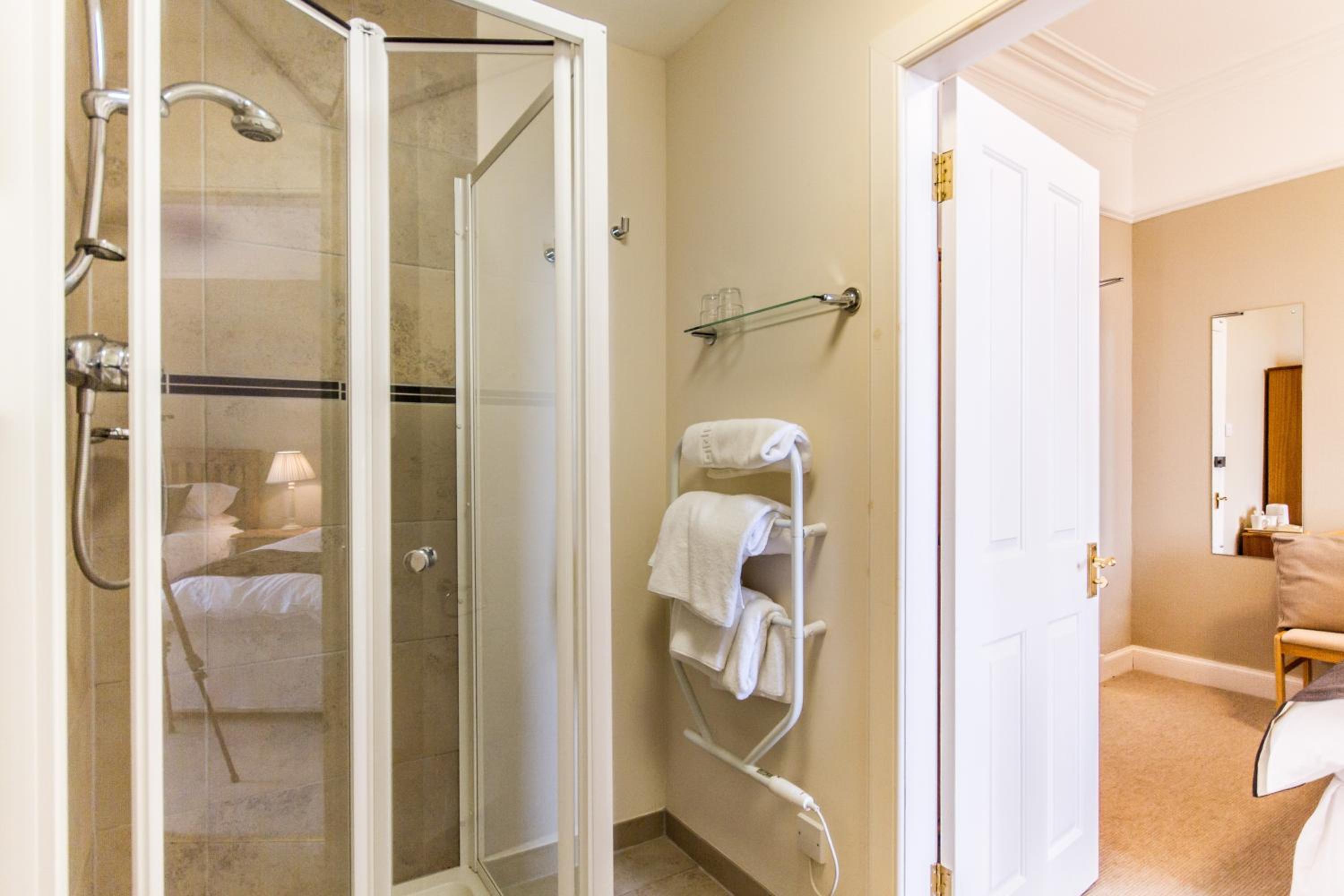 Deluxe Twin Room with Sea View photo 3