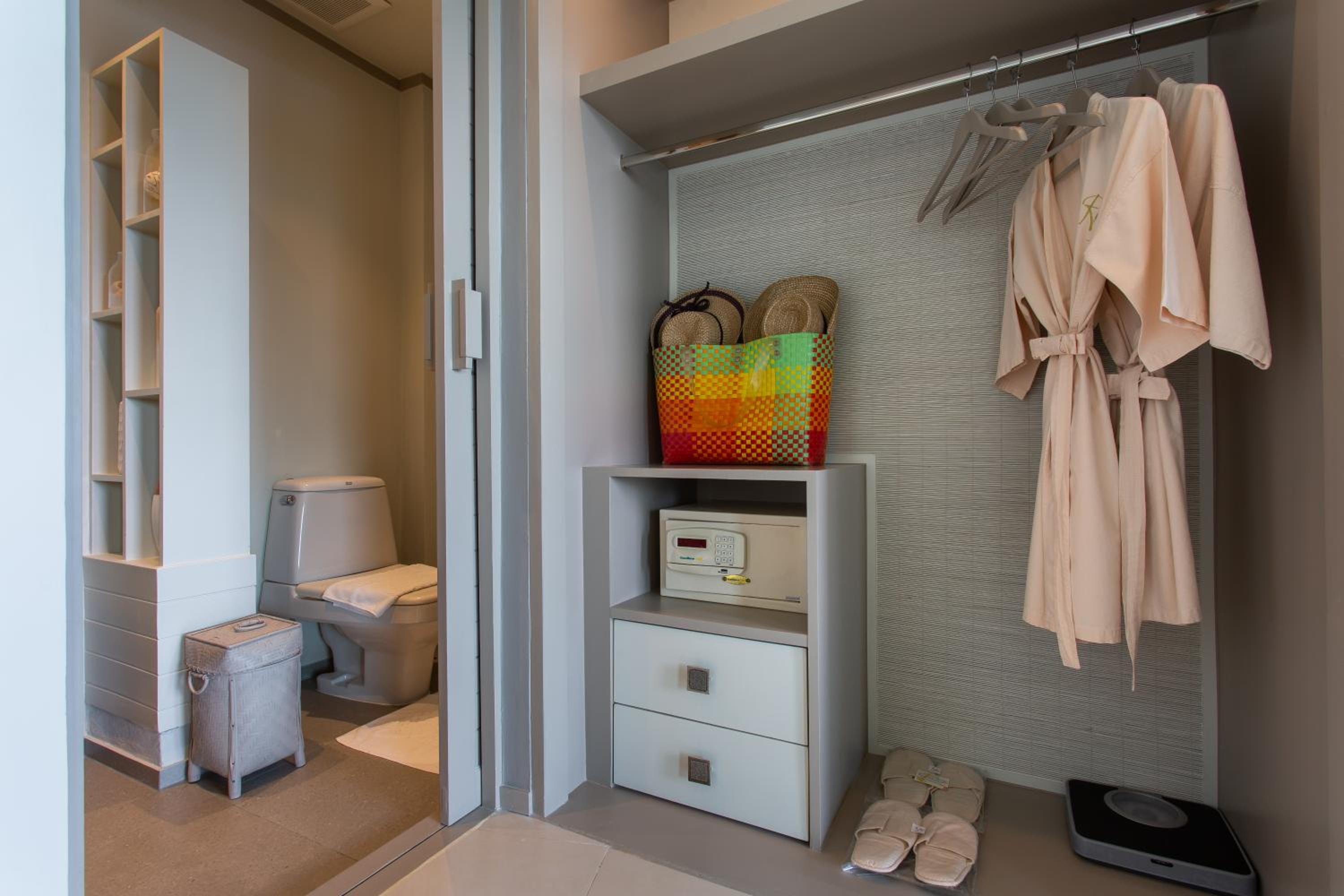 Premier Ocean View - Photo 14