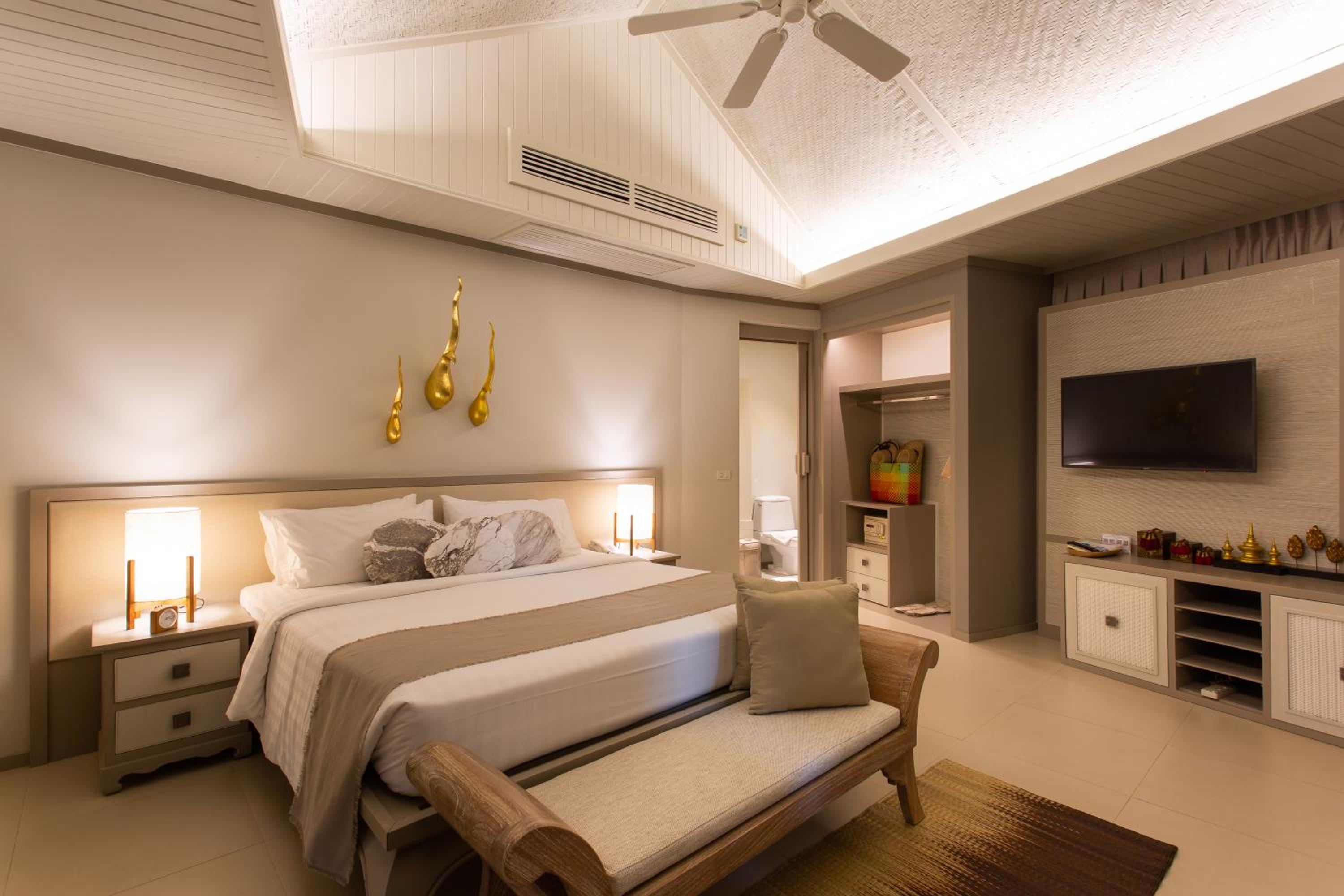 Premier Ocean View - Photo 17
