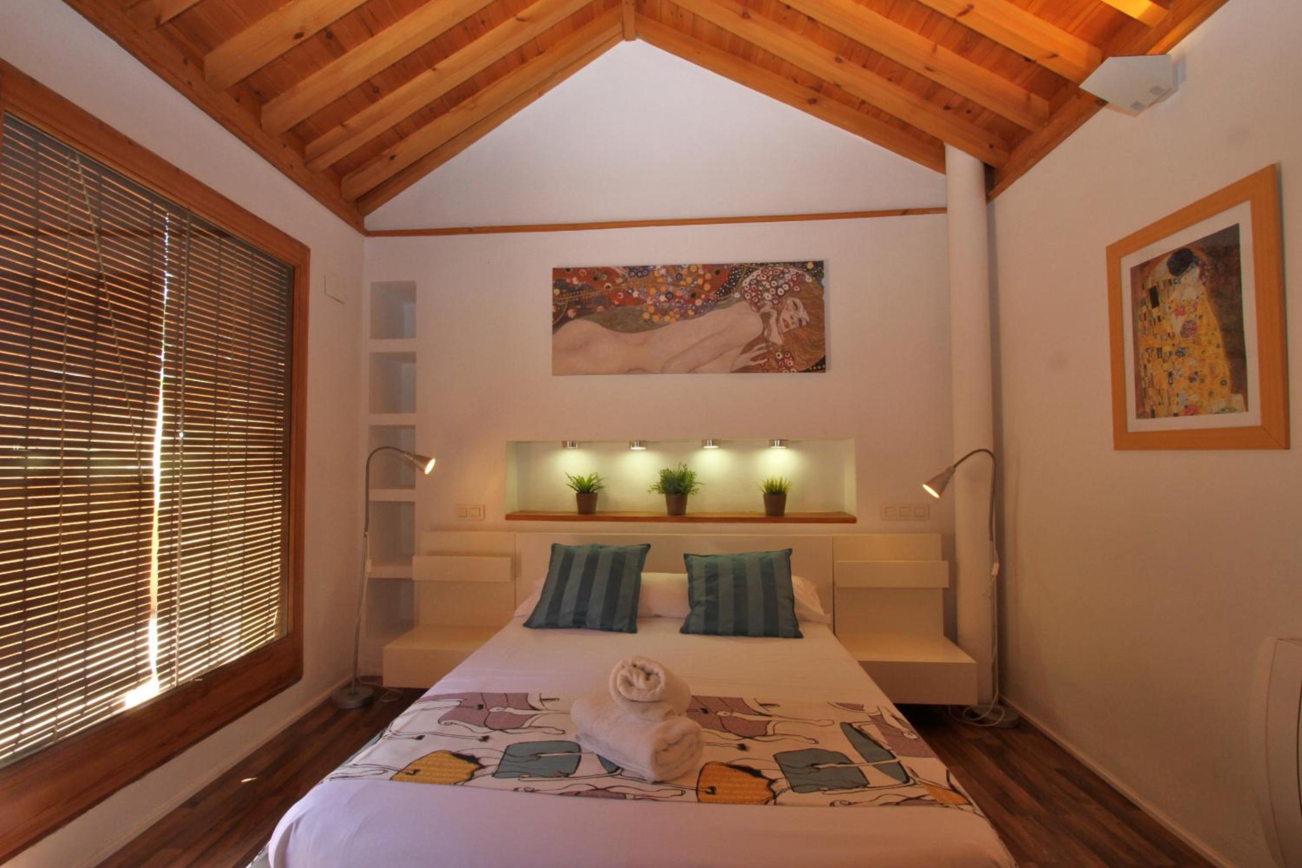 Duplex Apartment - Attic - Photo 5