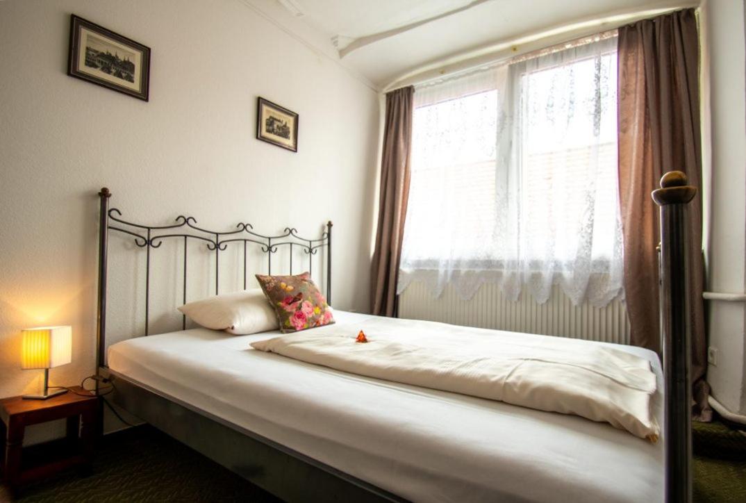 Budget Double Room - Photo 1