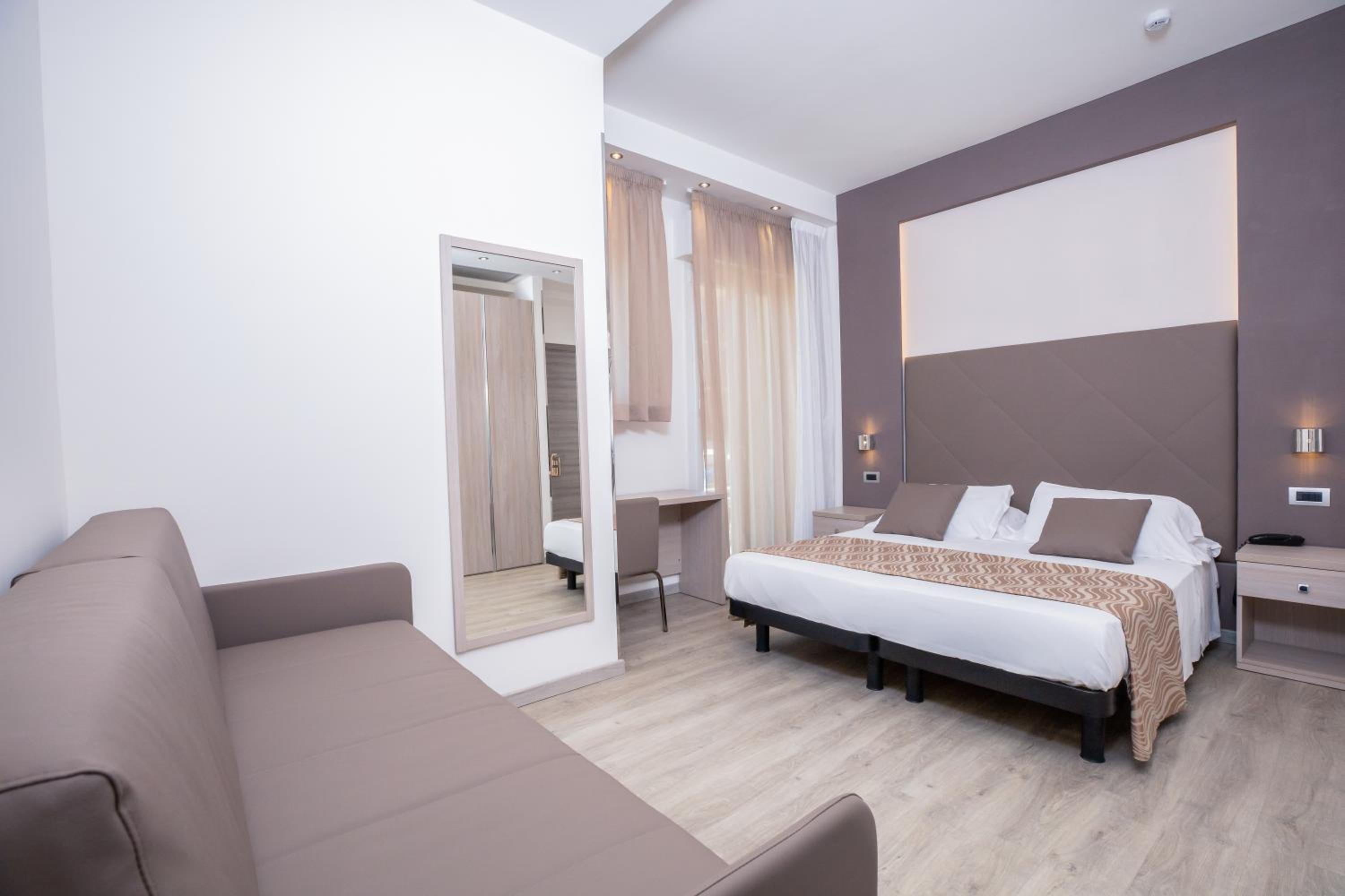 Deluxe Triple Room with Sea View - Photo 5